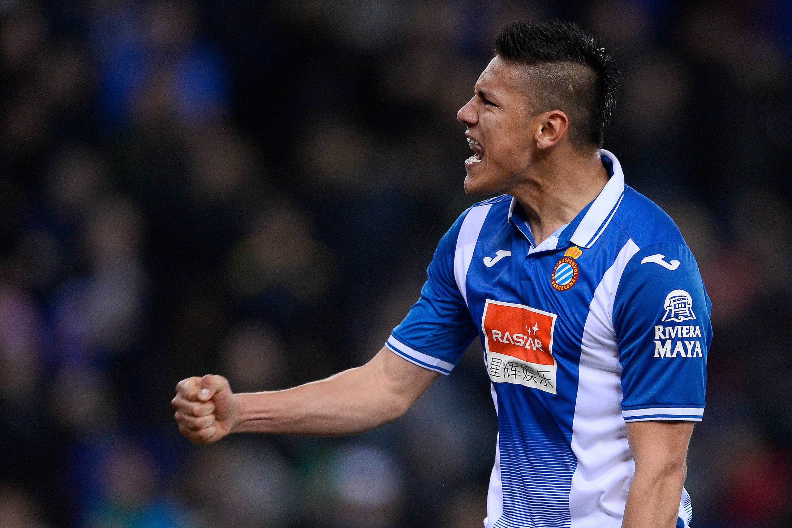 Espanyol's Nicaraguan defender Oscar Duarte celebrates winning at the end of the Spanish 'Copa del Rey' (King's cup) quarter-final first leg football match between RCD Espanyol and FC Barcelona at the RCDE Stadium in Cornella de Llobregat on January 17, 2