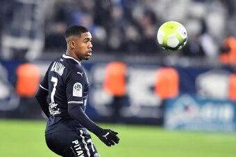 Bordeaux's Brazilian forward Malcom eyes the ball during the French L1 football match between Bordeaux (FCGB) and Montpellier (MHSC) on December 20, 2017, at the Matmut Atlantique stadium in Bordeaux, southwestern France.  / AFP PHOTO / NICOLAS TUCAT     