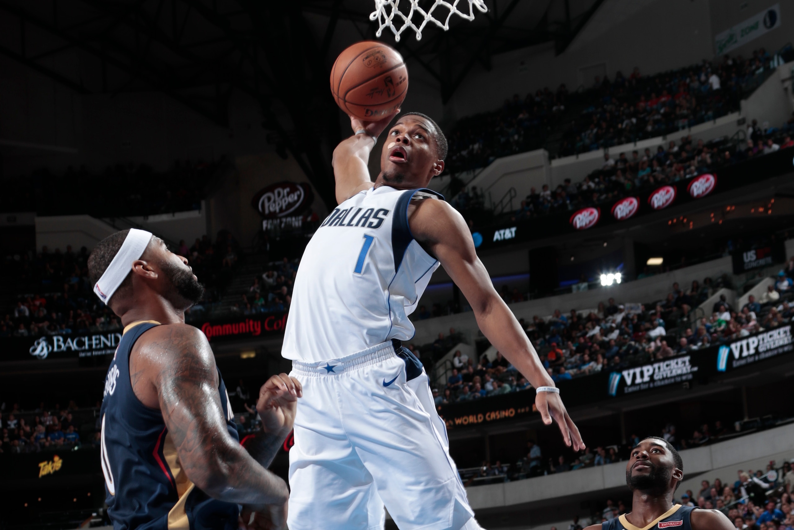 DALLAS, TX - NOVEMBER 3:  Dennis Smith Jr. #1 of the Dallas Mavericks dunks against the New Orleans Pelicans on November 3, 2017 at the American Airlines Center in Dallas, Texas. NOTE TO USER: User expressly acknowledges and agrees that, by downloading an
