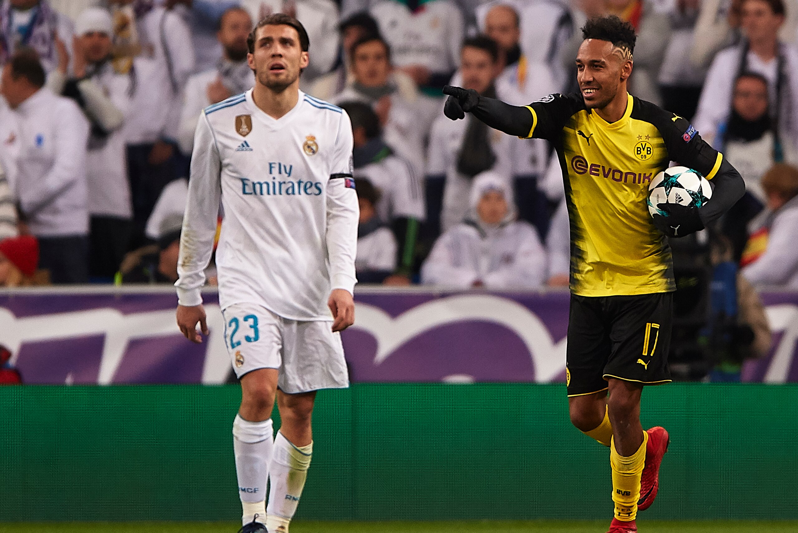 MADRID, SPAIN - DECEMBER 06:  Pierre-Emerick Aubameyang of Borussia Dortmund celebrates scoring his team's first goal during the UEFA Champions League group H match between Real Madrid and Borussia Dortmund at Estadio Santiago Bernabeu on December 6, 2017