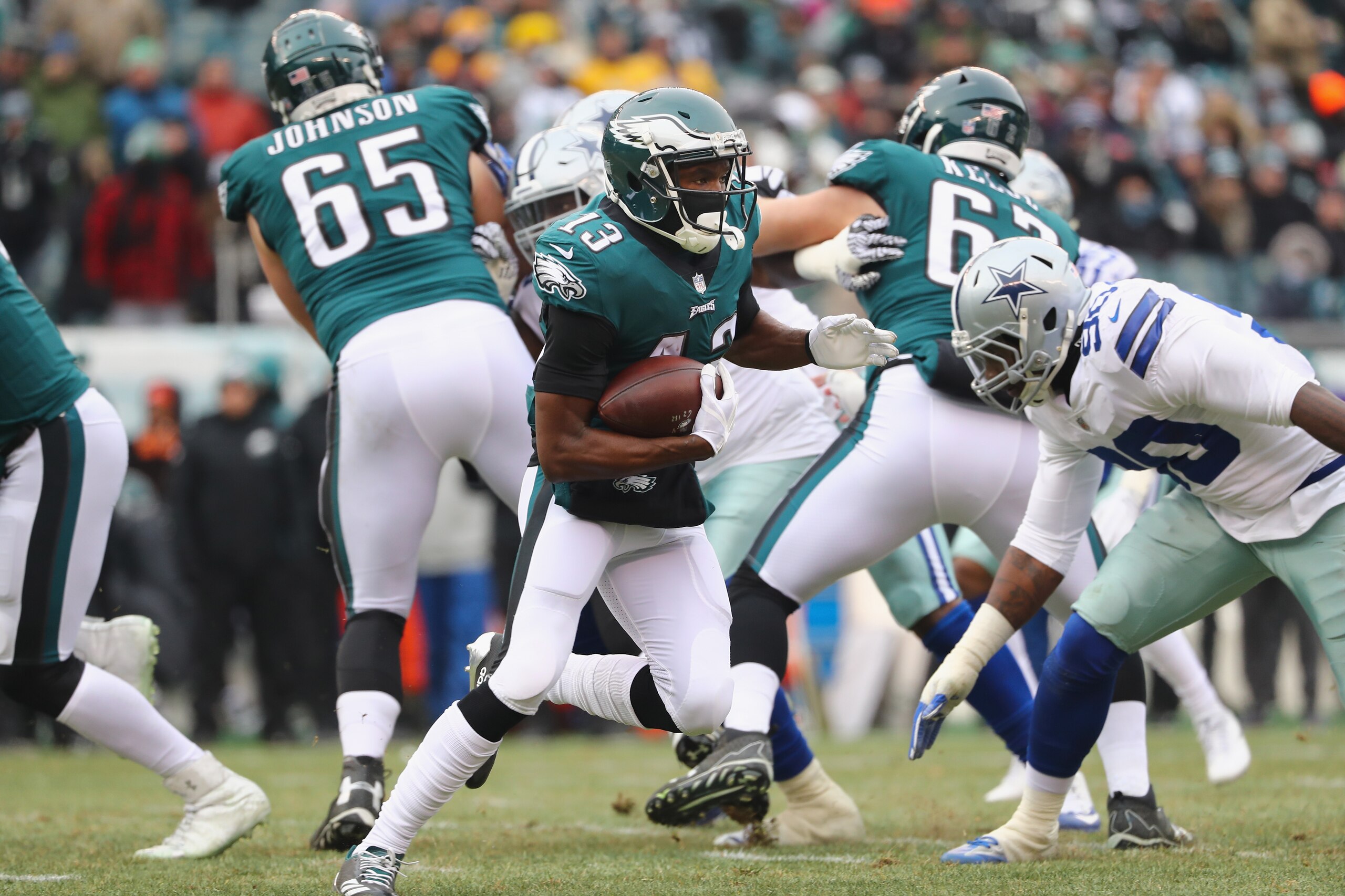 PHILADELPHIA, PA - DECEMBER 31:  Wide receiver Nelson Agholor #13 of the Philadelphia Eagles runs the ball against the Dallas Cowboys during the first quarter of the game at Lincoln Financial Field on December 31, 2017 in Philadelphia, Pennsylvania.  (Pho