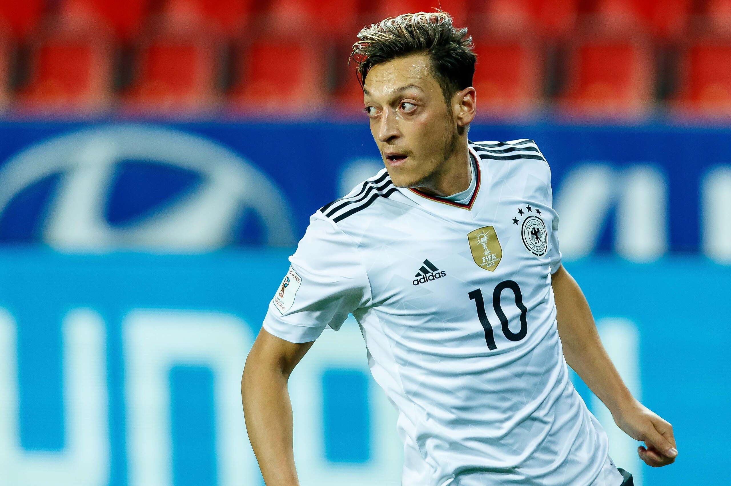PRAGUE, CZECH REPUBLIC - SEPTEMBER 01: Mesut Oezil of Germany looks on during the FIFA 2018 World Cup Qualifier between Czech Republic and Germany at Eden Stadium on September 1, 2017 in Prague. (Photo by TF-Images/TF-Images via Getty Images) PRAGUE, CZECH REPUBLIC - SEPTEMBER 01: Mesut Oezil of Germany looks on during the FIFA 2018 World Cup Qualifier between Czech Republic and Germany at Eden Stadium on September 1, 2017 in Prague. (Photo by TF-Images/TF-Images via Getty Images)