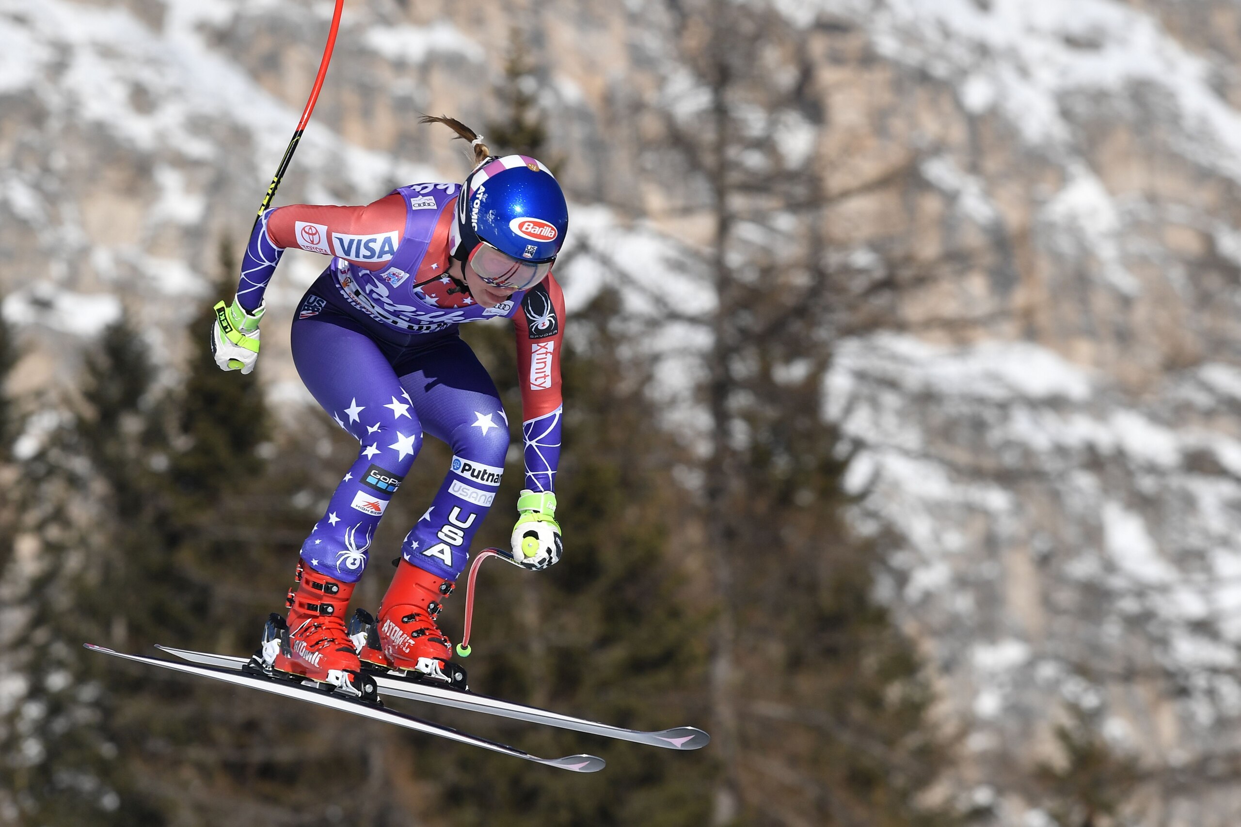 Mikaela Shiffrin of the USA competes in the FIS Alpine World Cup Women's Downhill on January 20, 2018 in Cortina d'Ampezzo, Italian Alps.  / AFP PHOTO / Tiziana FABI        (Photo credit should read TIZIANA FABI/AFP/Getty Images)