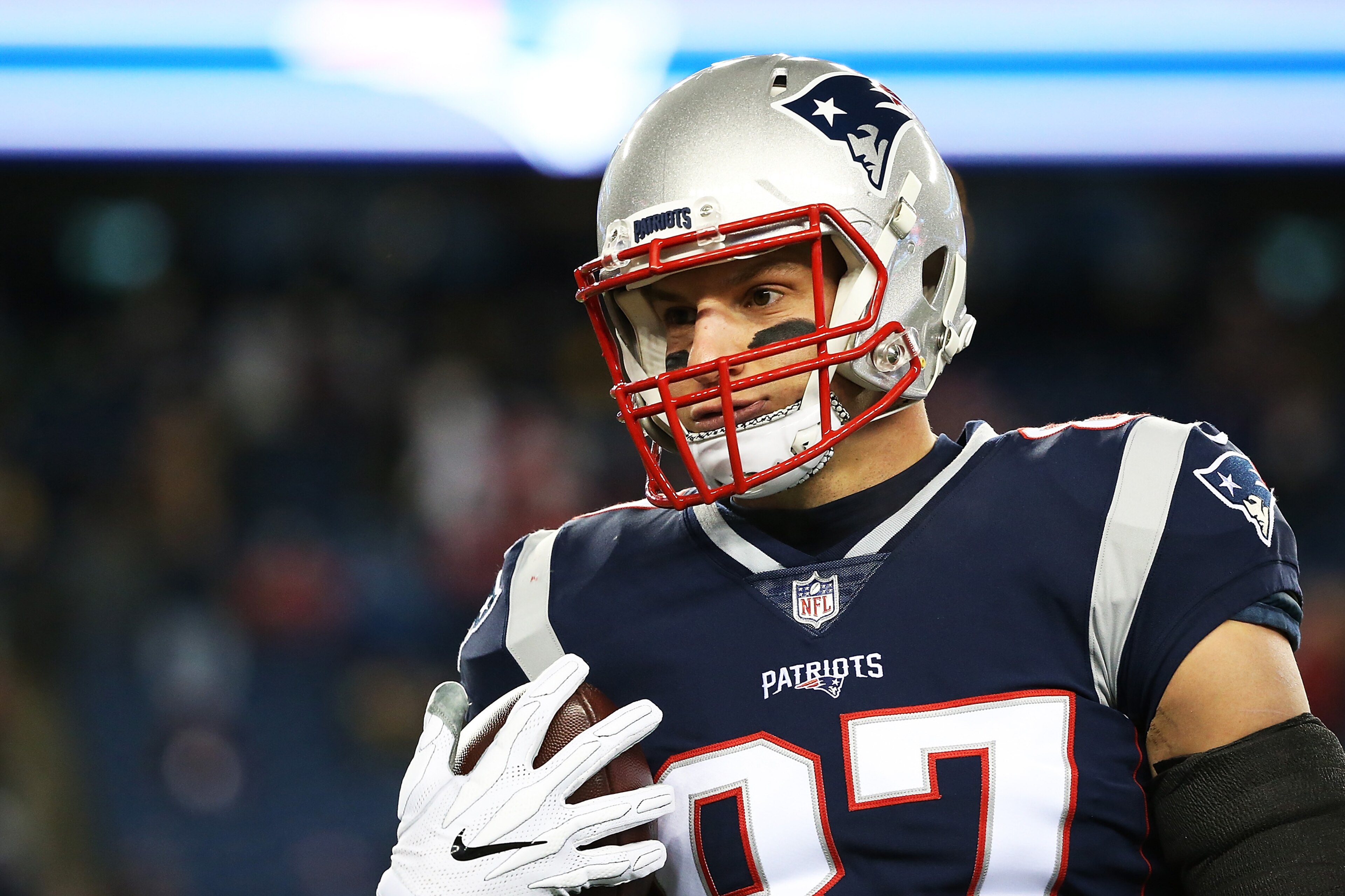 FOXBOROUGH, MA - JANUARY 13:  Rob Gronkowski #87 of the New England Patriots warms up before the AFC Divisional Playoff game against the Tennessee Titans  at Gillette Stadium on January 13, 2018 in Foxborough, Massachusetts.  (Photo by Adam Glanzman/Getty
