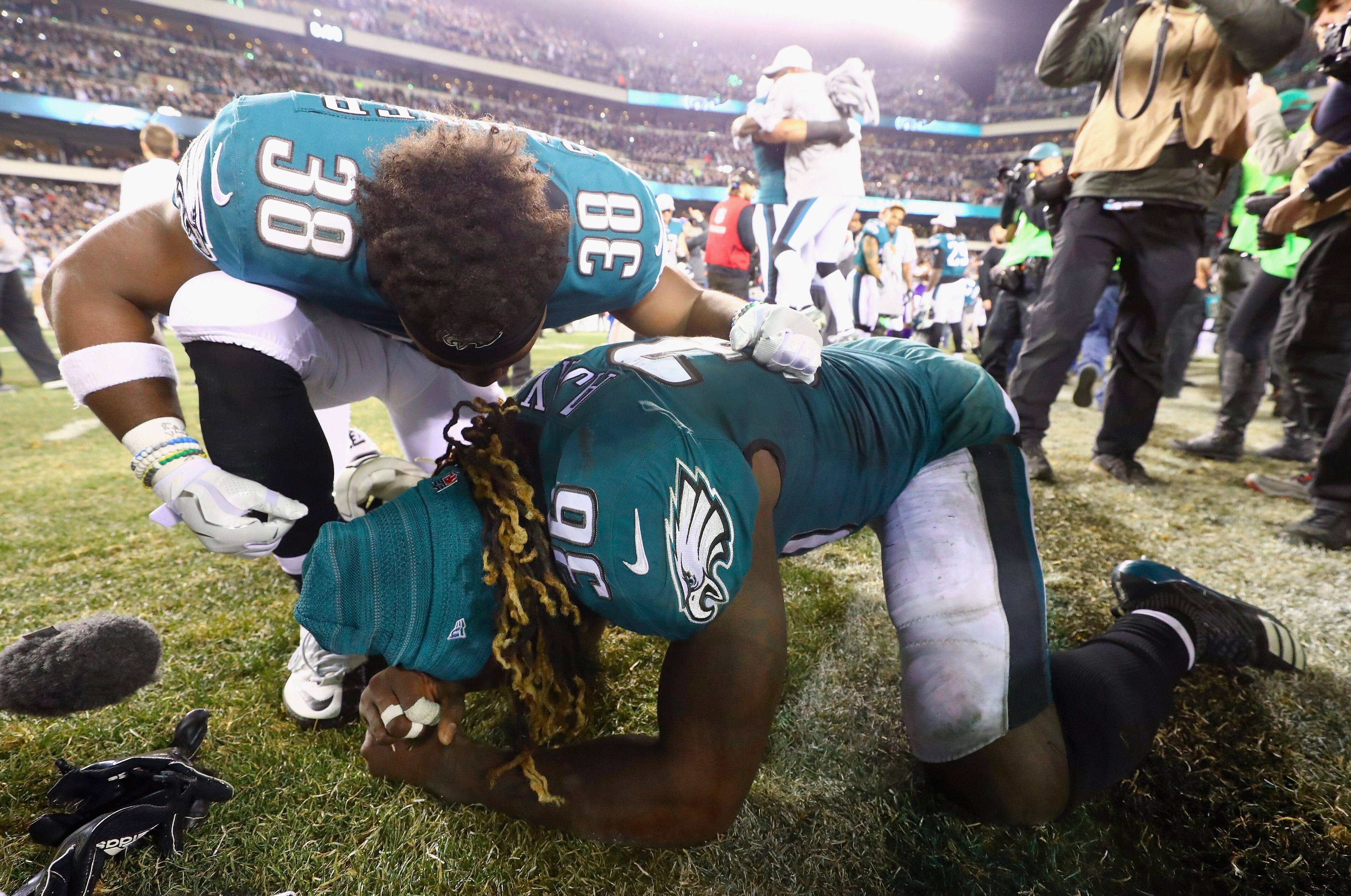 PHILADELPHIA, PA - JANUARY 21: Kenjon Barner #38 and Jay Ajayi #36 of the Philadelphia Eagles celebrate their teams win over the Minnesota Vikings after the NFC Championship game at Lincoln Financial Field on January 21, 2018 in Philadelphia, Pennsylvania