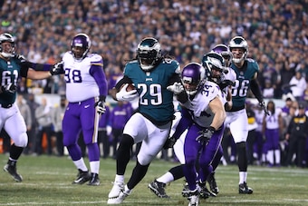 PHILADELPHIA, PA - JANUARY 21:  :  LeGarrette Blount #29 of the Philadelphia Eagles scores a second quarter rushing touchdown against the Minnesota Vikings during their NFC Championship game at Lincoln Financial Field on January 21, 2018 in Philadelphia, 