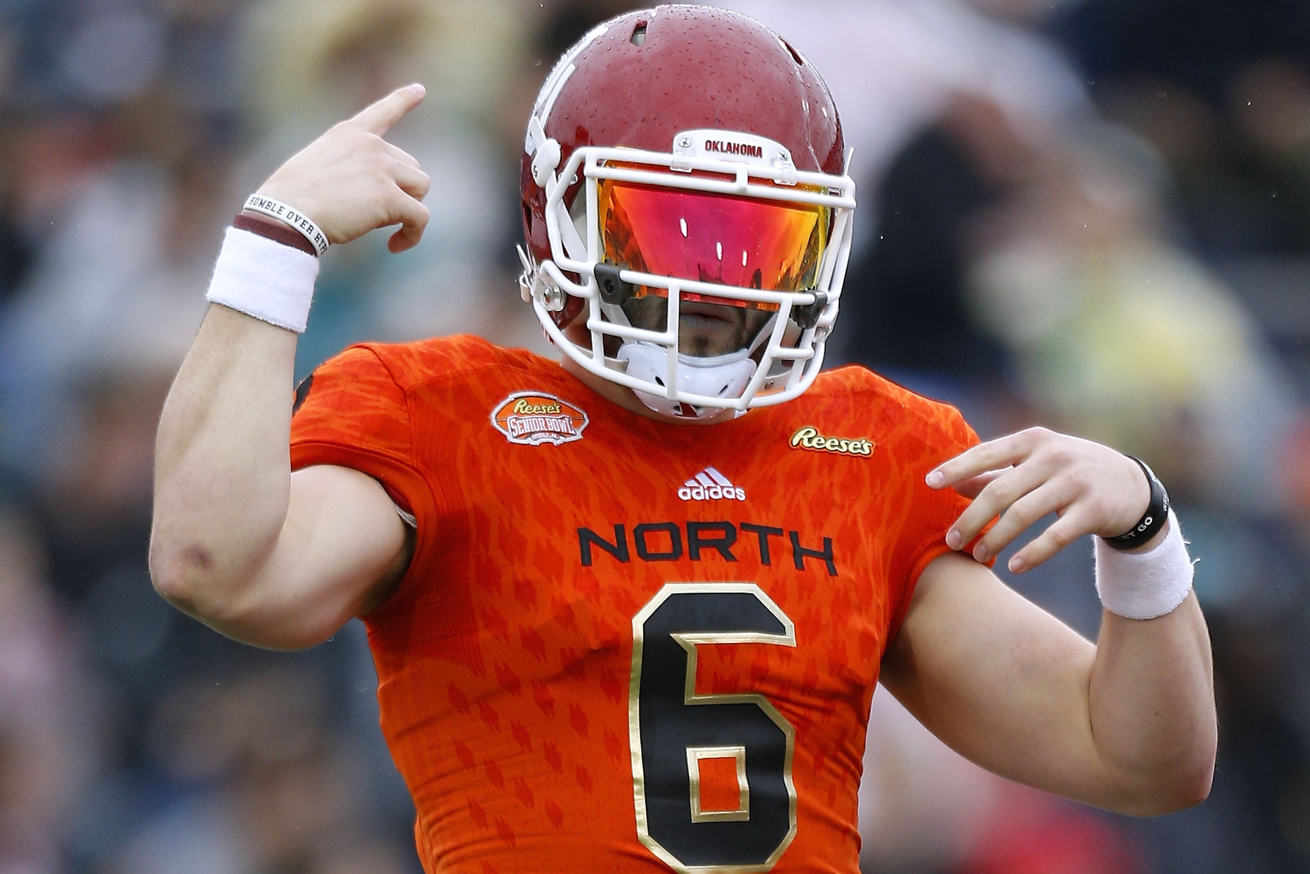 MOBILE, AL - JANUARY 27:  Baker Mayfield #6 of the North team throws the ball during the Reese's Senior Bowl at Ladd-Peebles Stadium on January 27, 2018 in Mobile, Alabama.  (Photo by Jonathan Bachman/Getty Images)