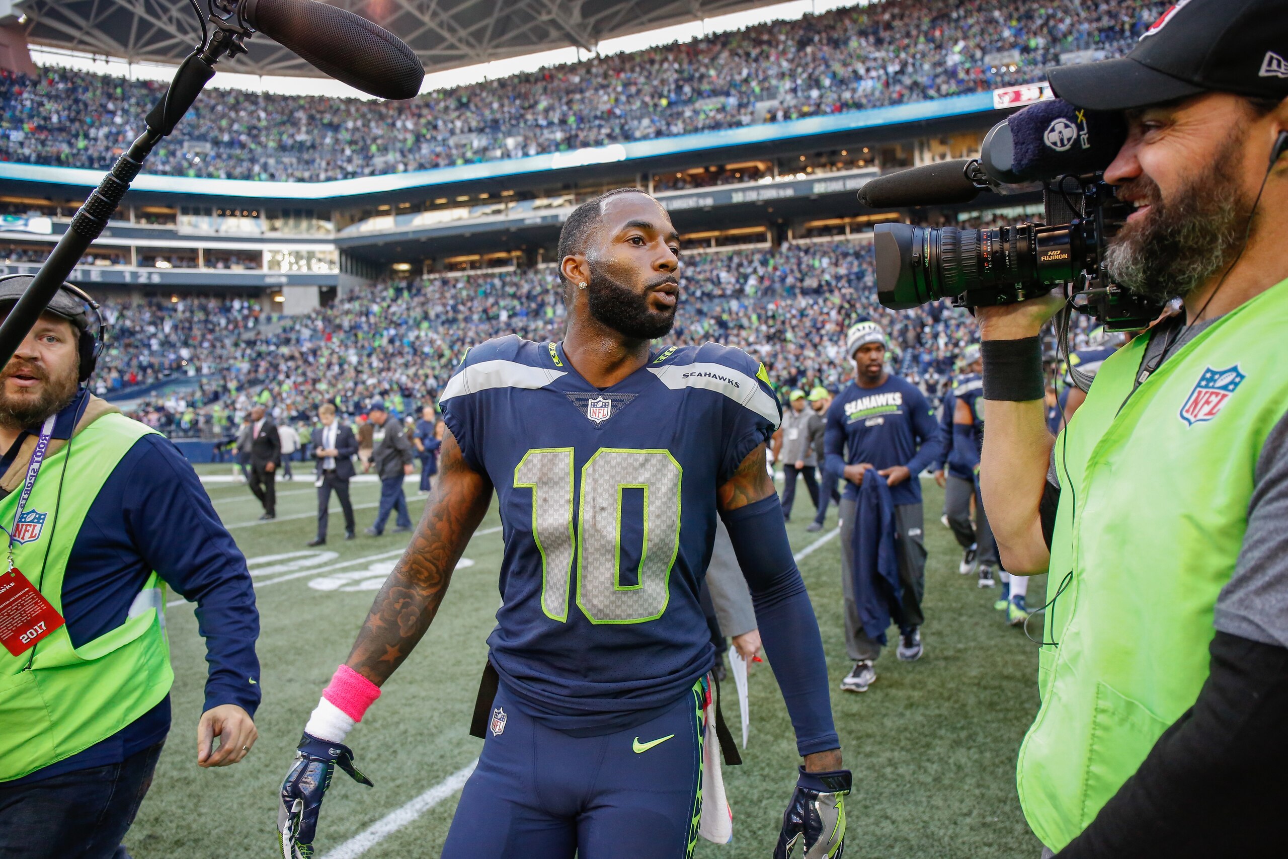 SEATTLE, WA - OCTOBER 29: Wide receiver Paul Richardson #10 of the Seattle Seahawks heads off the field after beating the Houston Texans 41-38 at CenturyLink Field on October 29, 2017 in Seattle, Washington. (Photo by Otto Greule Jr/Getty Images)