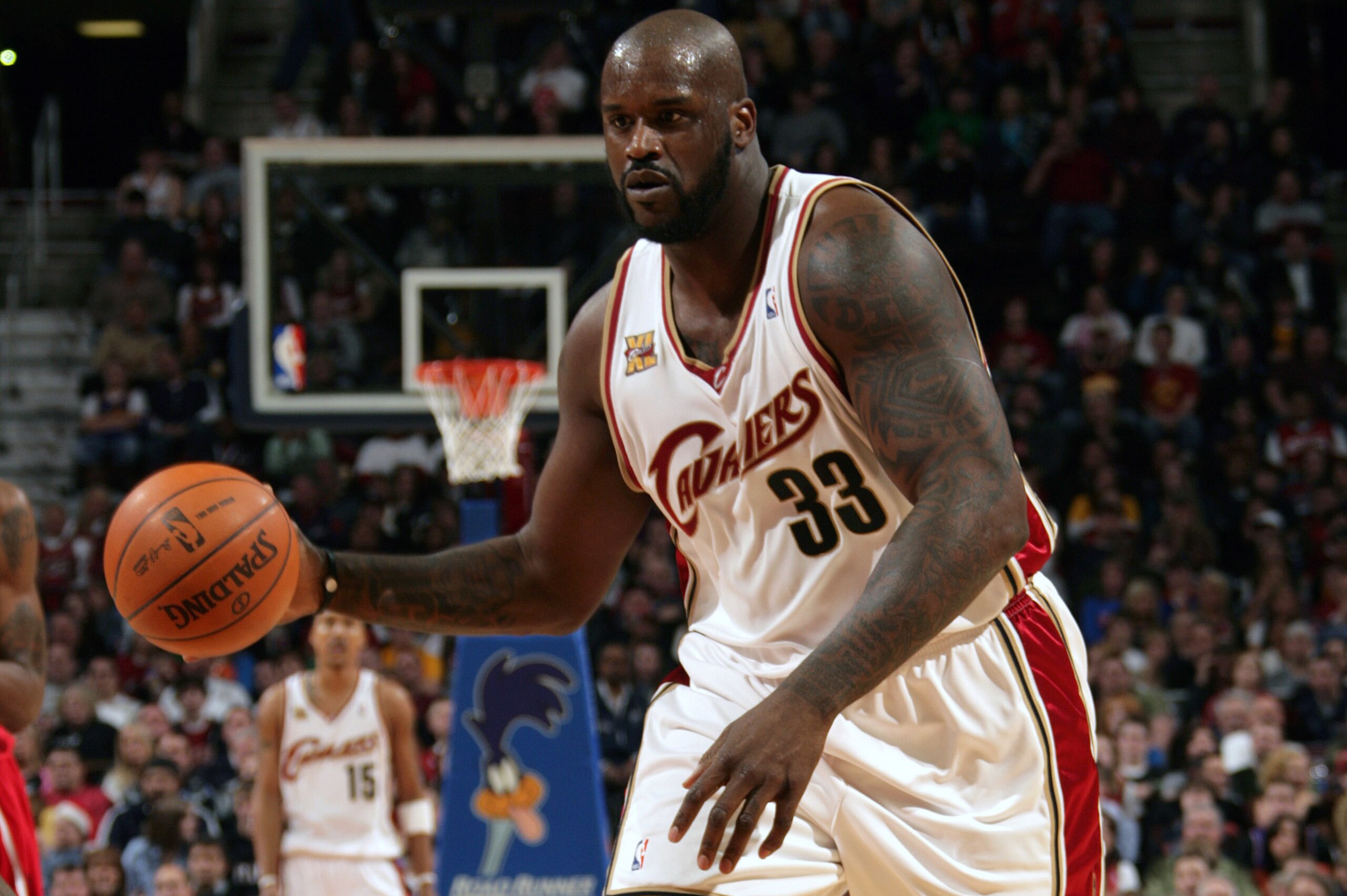 CLEVELAND - DECEMBER 30:  Shaquille O'Neal #33 of the Cleveland Cavaliers drives to the paint on a fast break possession against the Atlanta Hawks on December 30, 2009 at The Quicken Loans Arena in Cleveland, Ohio. NOTE TO USER: User expressly acknowledge