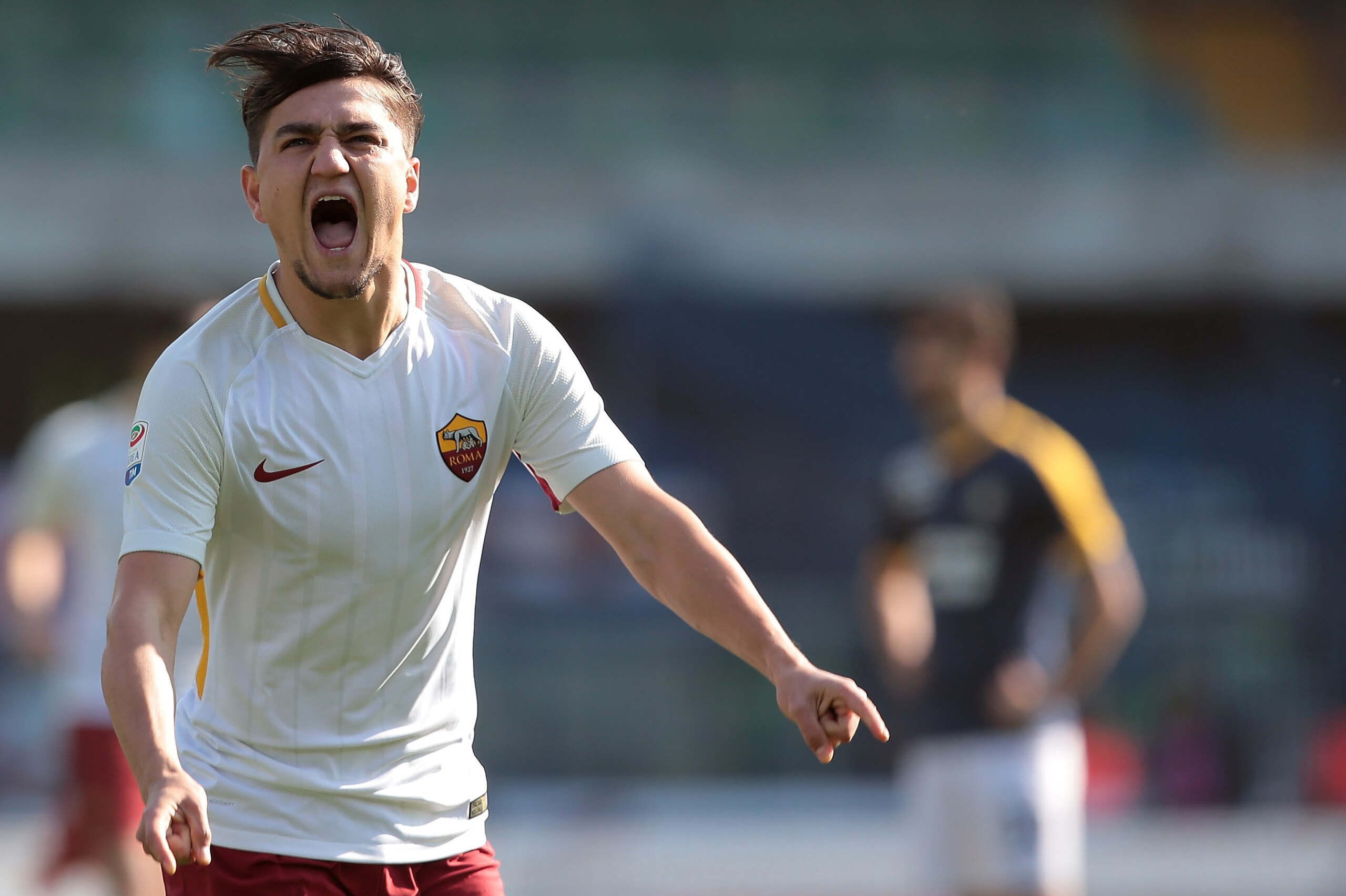 VERONA, ITALY - FEBRUARY 04:  Cengiz Under of AS Roma celebrates after scoring the opening goal during the serie A match between Hellas Verona FC and AS Roma at Stadio Marc'Antonio Bentegodi on February 4, 2018 in Verona, Italy.  (Photo by Emilio Andreoli