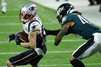 MINNEAPOLIS, MN - FEBRUARY 04: Danny Amendola #80 of the New England Patriots carries the ball against Ronald Darby #41 of the Philadelphia Eagles i the first half of n Super Bowl LII at U.S. Bank Stadium on February 4, 2018 in Minneapolis, Minnesota.  (P