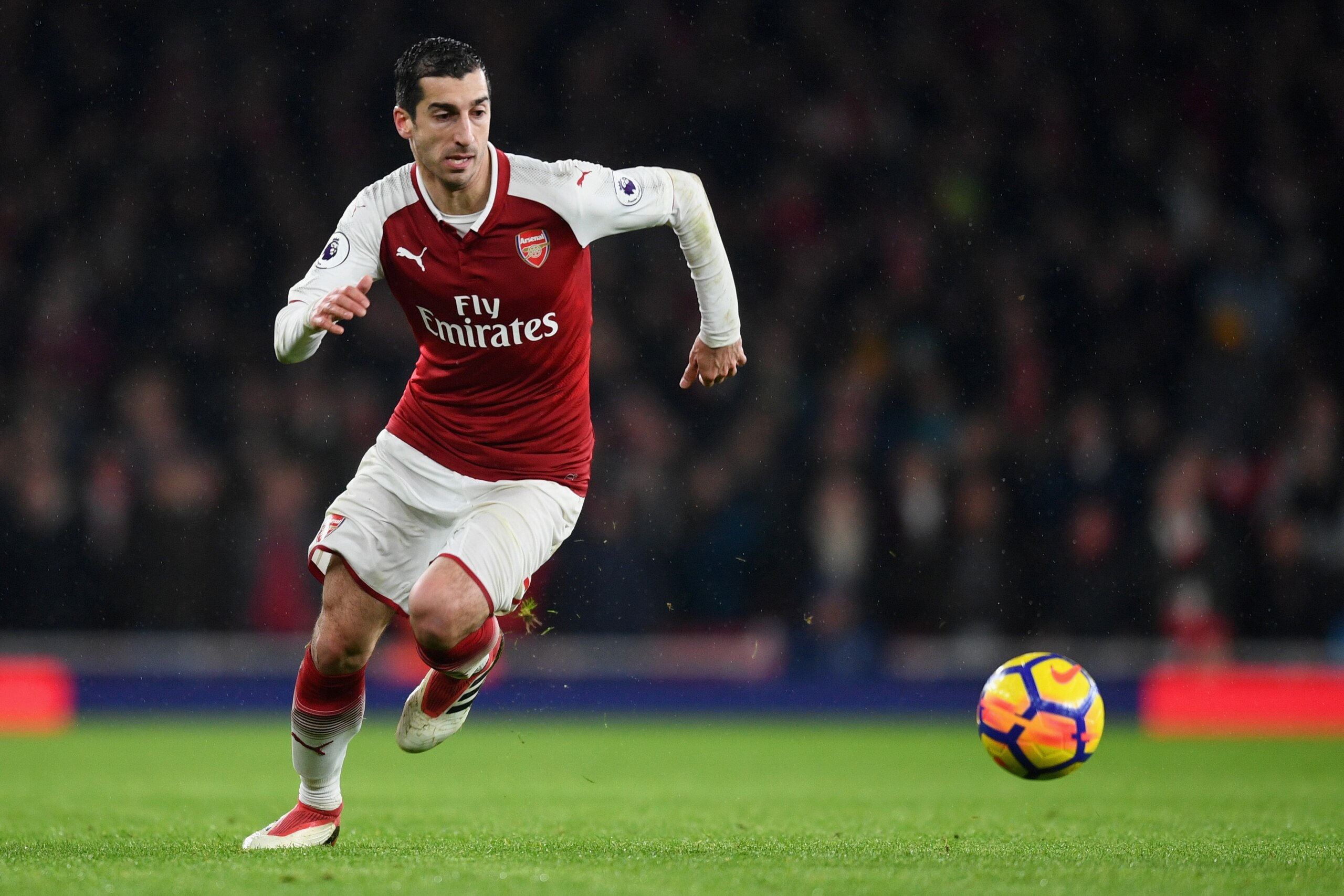 LONDON, ENGLAND - FEBRUARY 03:  Henrikh Mkhitaryan of Arsenal in action during the Premier League match between Arsenal and Everton at Emirates Stadium on February 3, 2018 in London, England.  (Photo by Michael Regan/Getty Images)