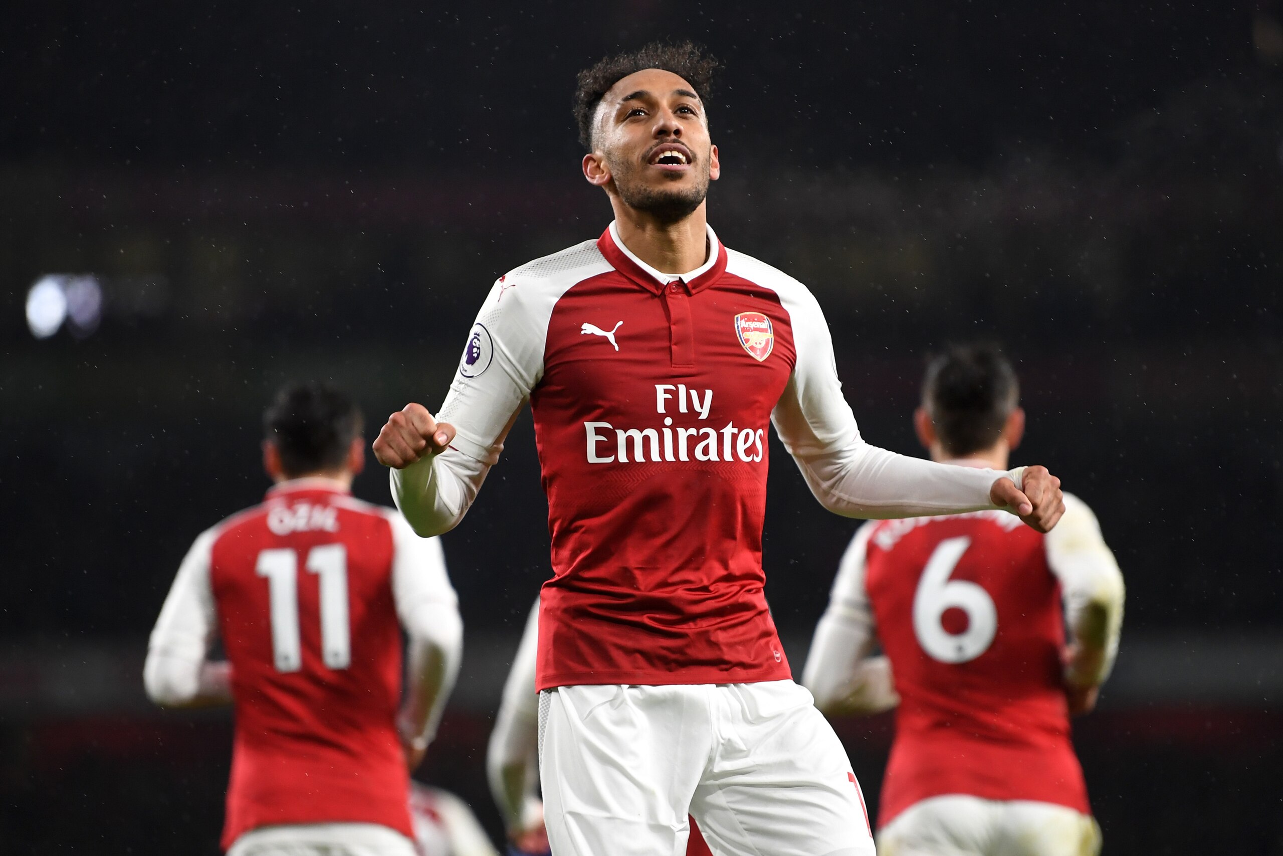 LONDON, ENGLAND - FEBRUARY 03:  Pierre-Emerick Aubameyang of Arsenal celebrates after scoring his sides fourth goal during the Premier League match between Arsenal and Everton at Emirates Stadium on February 3, 2018 in London, England.  (Photo by Michael 