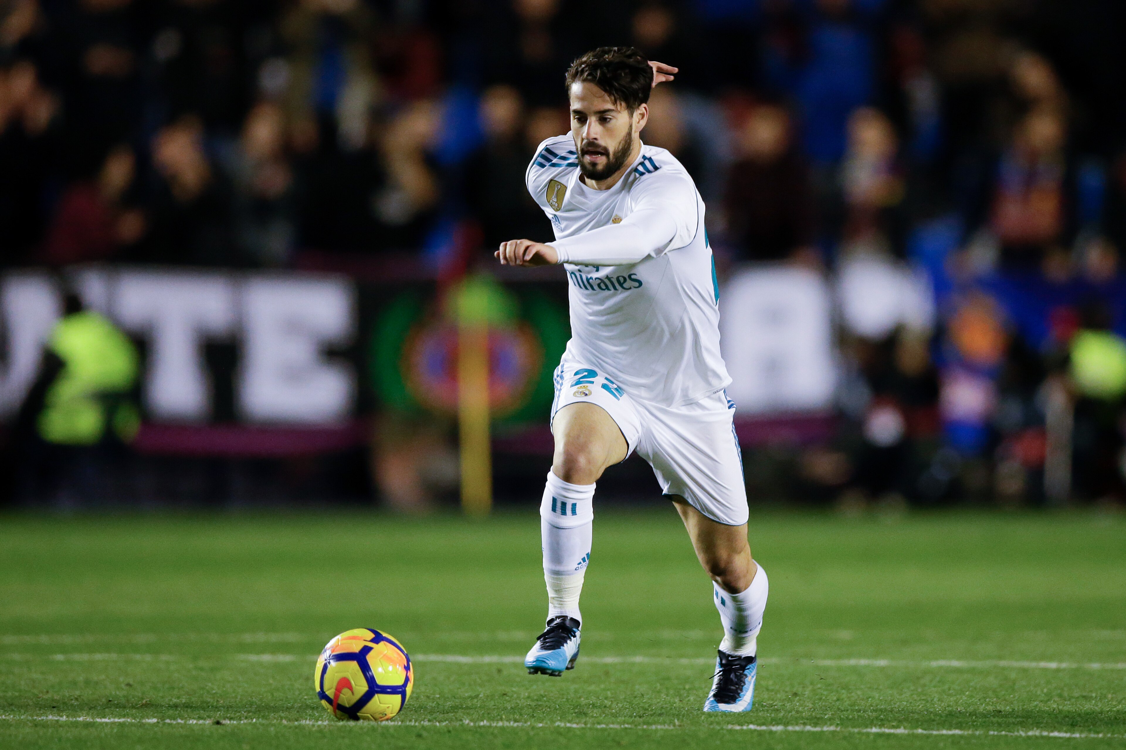 VALENCIA, SPAIN - FEBRUARY 3: Isco of Real Madrid during the La Liga Santander  match between Levante v Real Madrid at the Estadi Ciutat de Valencia on February 3, 2018 in Valencia Spain (Photo by Jeroen Meuwsen/Soccrates/Getty Images)