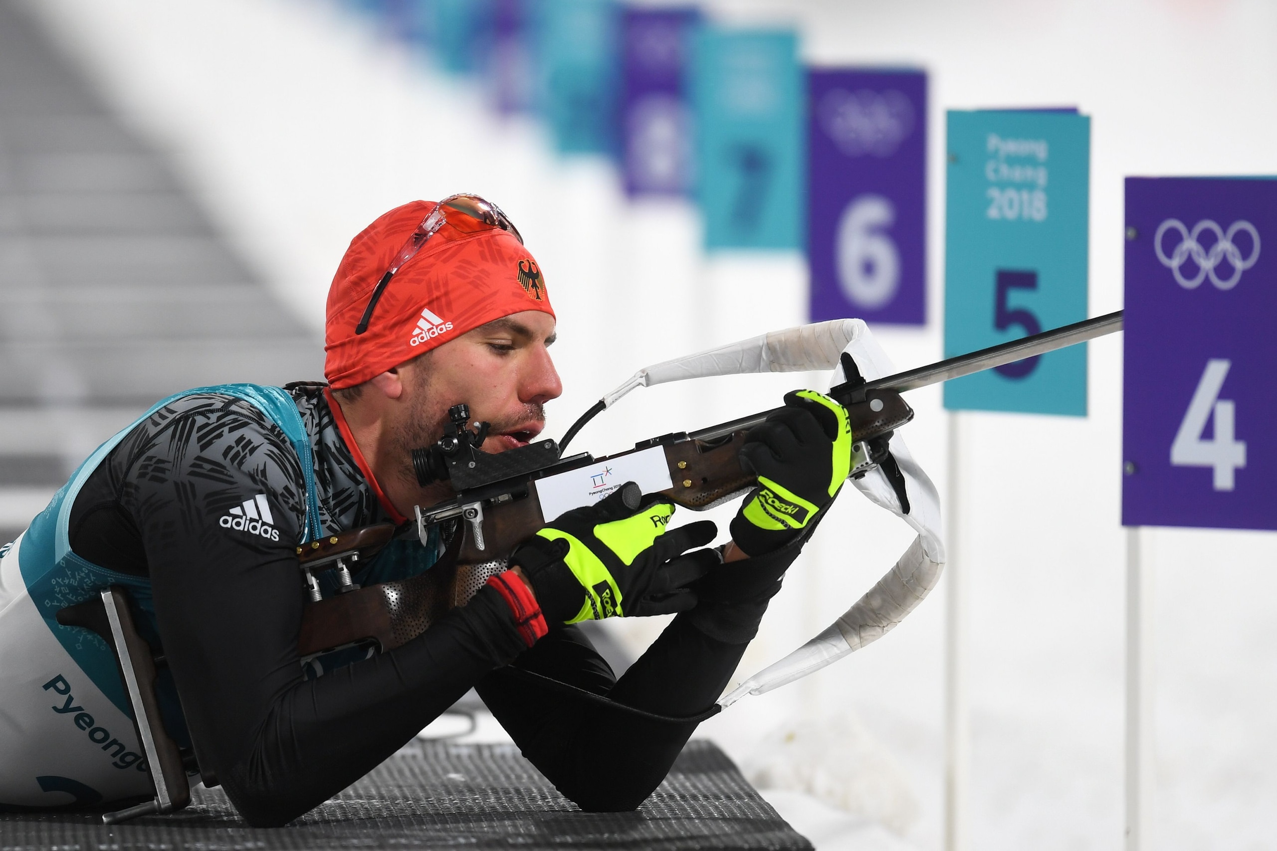 Germany's Arnd Peiffer competes at the shooting range in the men's 10km sprint biathlon event during the Pyeongchang 2018 Winter Olympic Games on February 11, 2018, in Pyeongchang. / AFP PHOTO / Christof STACHE        (Photo credit should read CHRISTOF ST