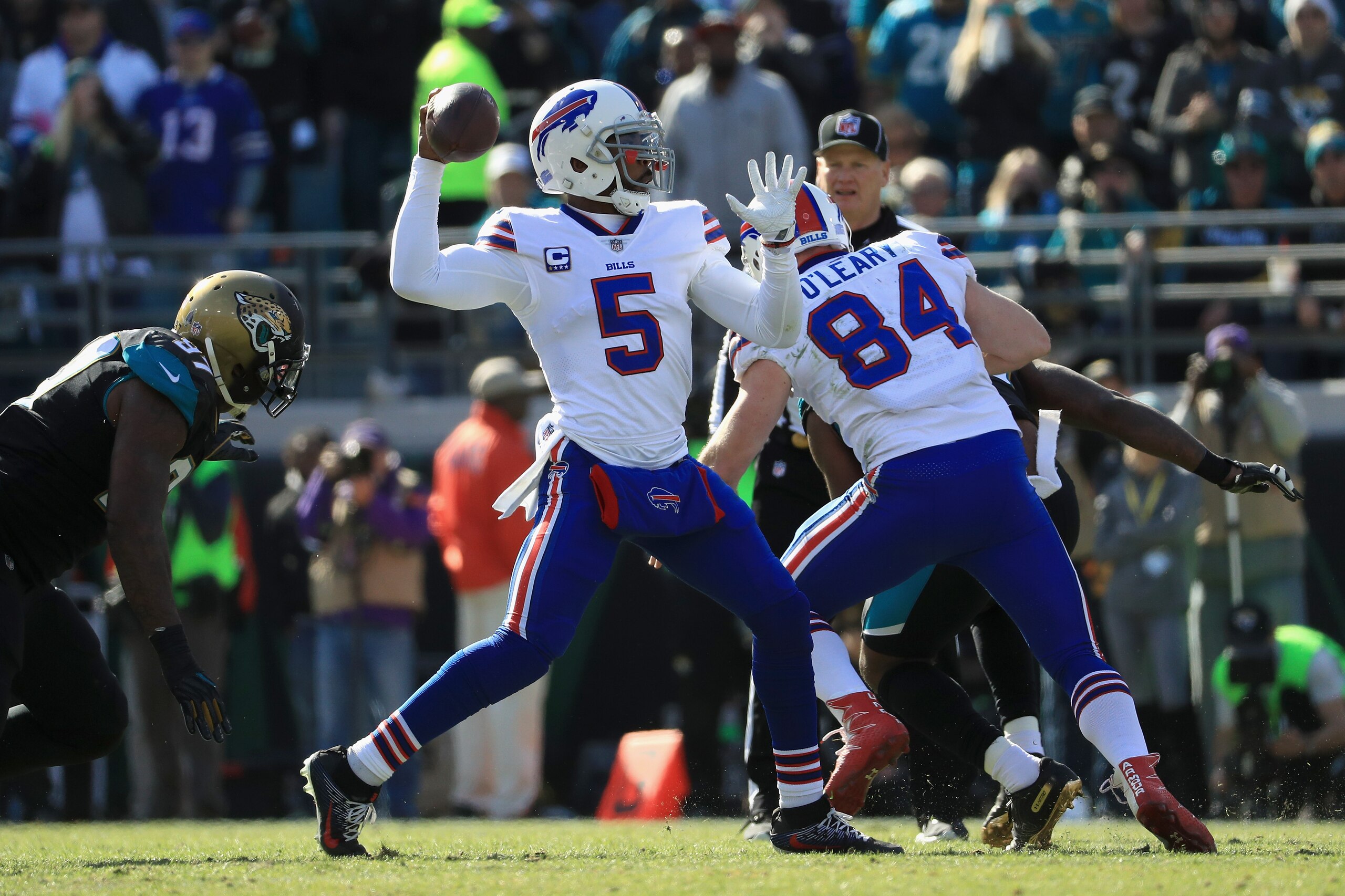 JACKSONVILLE, FL - JANUARY 07: Quarterback Tyrod Taylor #5 of the Buffalo Bills throws a second quarter pass against the Jacksonville Jaguars during the AFC Wild Card Playoff game at EverBank Field on January 7, 2018 in Jacksonville, Florida.  (Photo by M