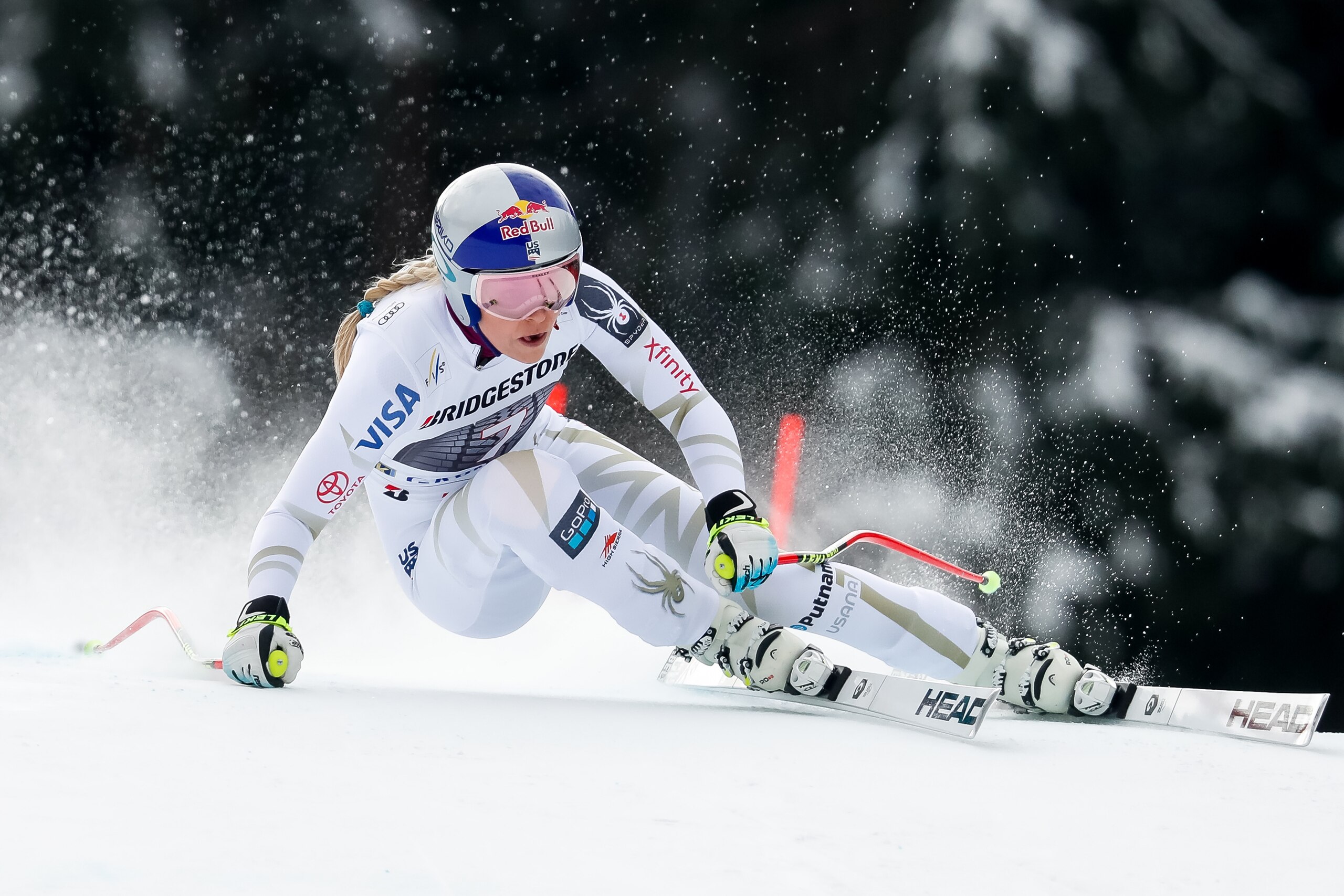 GARMISCH-PARTENKIRCHEN, GERMANY - FEBRUARY 04: Lindsey Vonn of USA competes during the Audi FIS Alpine Ski World Cup Women's Downhill on February 4, 2018 in Garmisch-Partenkirchen, Germany. (Photo by Hans Bezard/Agence Zoom/Getty Images)
