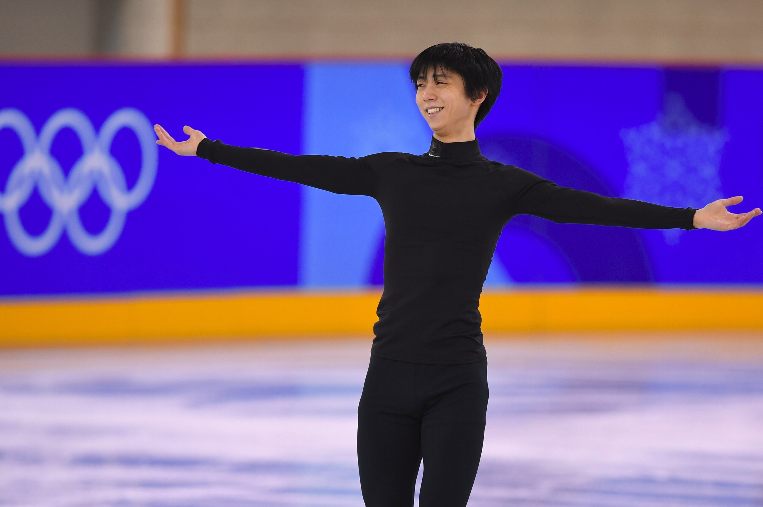 Japan's  figure skater Yuzuru Hanyu practices during a training session of men's single skating at Gangneung Ice Arena during the Pyeongchang 2018 Winter Olympic Games in Gangneung on February 12, 2018. / AFP PHOTO / Jung Yeon-je        (Photo credit shou