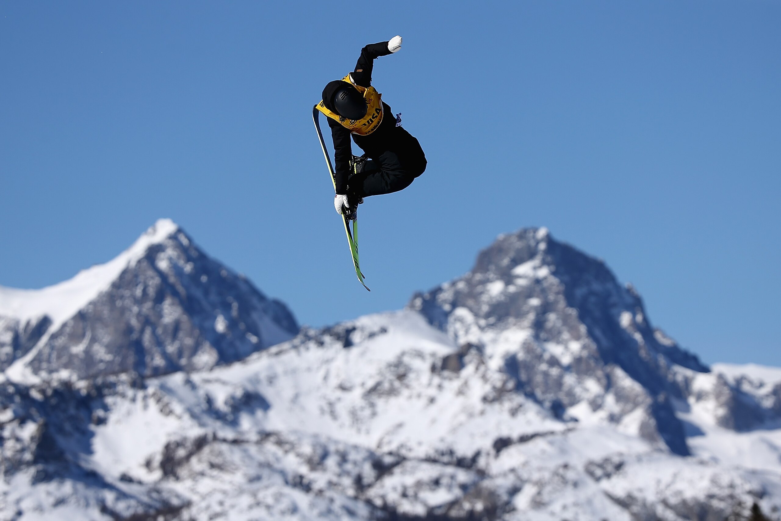 MAMMOTH, CA - JANUARY 21:  Jennie-Lee Burmansson of Sweden competes in the final round of the  Ladies'  Slopestyle during the Toyota U.S. Grand Prix on on January 21, 2018 in Mammoth, California.  (Photo by Sean M. Haffey/Getty Images)
