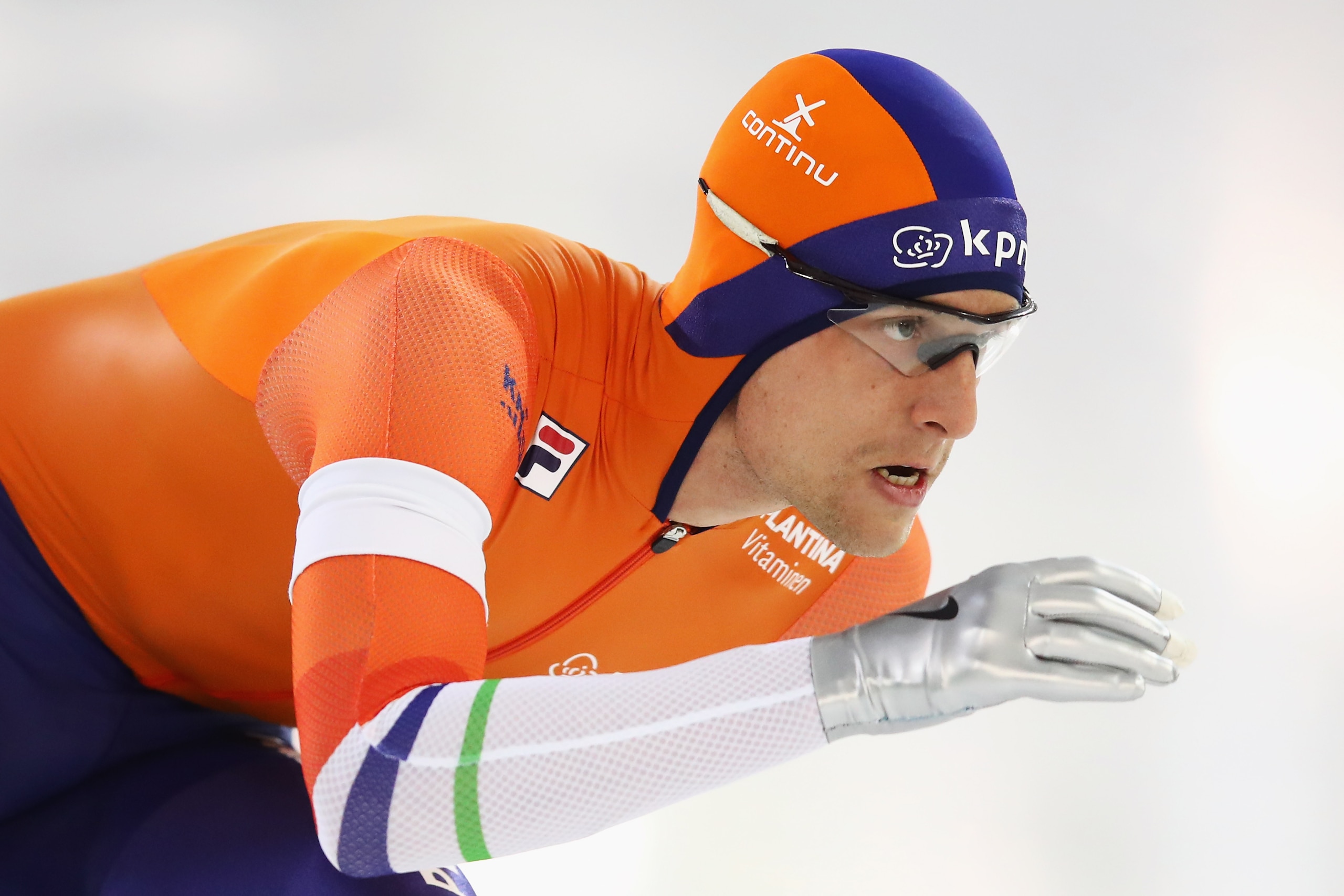 HEERENVEEN, NETHERLANDS - JANUARY 06: Ronald Mulder of the Netherlands competes in the 1000m Mens race on Day One of the ISU European Allround Speed Skating Championships held at the Thialf on January 6, 2017 in Heerenveen, Netherlands. (Photo by Dean M HEERENVEEN, NETHERLANDS - JANUARY 06: Ronald Mulder of the Netherlands competes in the 1000m Mens race on Day One of the ISU European Allround Speed Skating Championships held at the Thialf on January 6, 2017 in Heerenveen, Netherlands. (Photo by Dean M