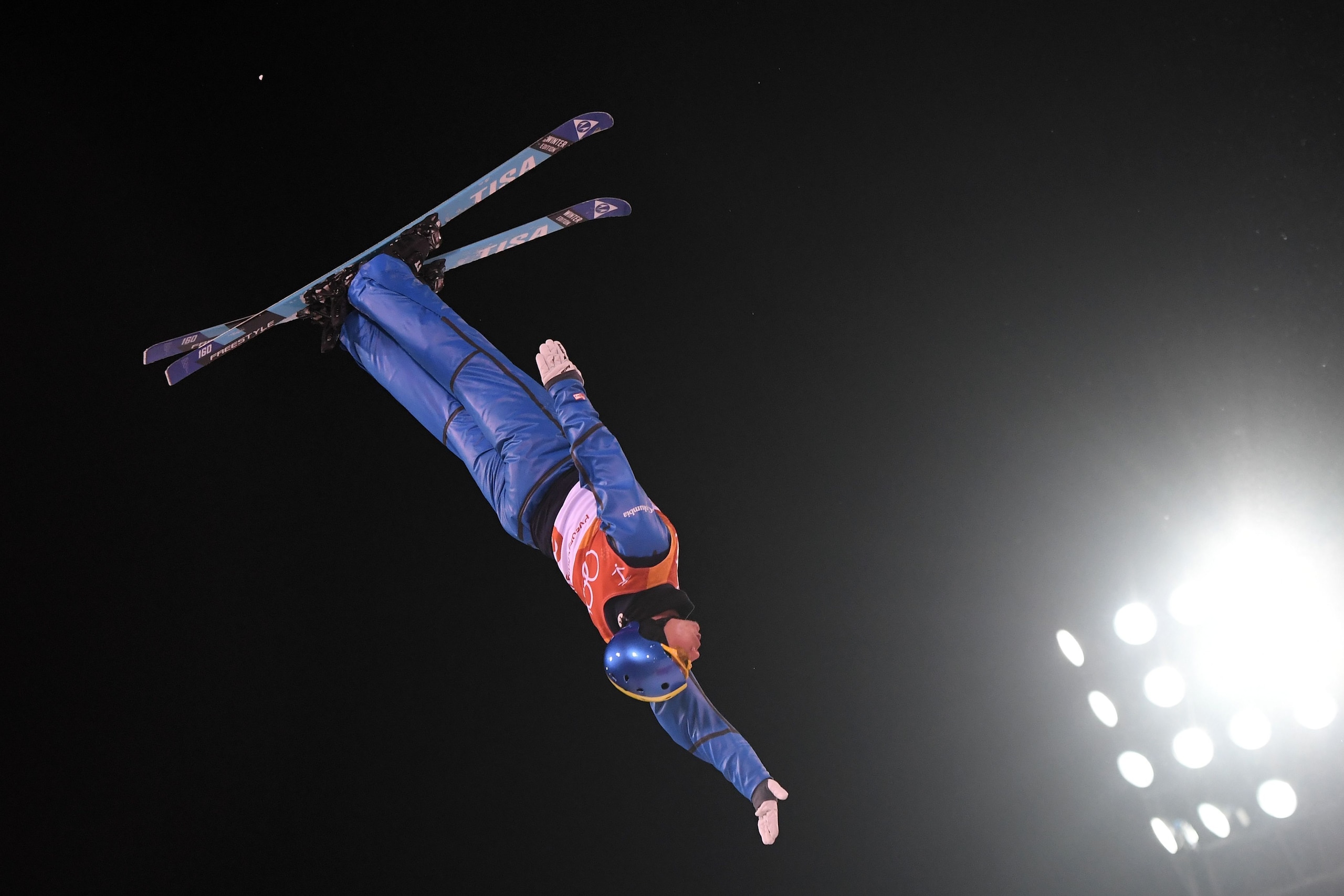 Ukraine's Oleksandr Abramenko competes to win the men's aerials final during the Pyeongchang 2018 Winter Olympic Games at the Phoenix Park in Pyeongchang on February 18, 2018. / AFP PHOTO / LOIC VENANCE        (Photo credit should read LOIC VENANCE/AFP/Ge