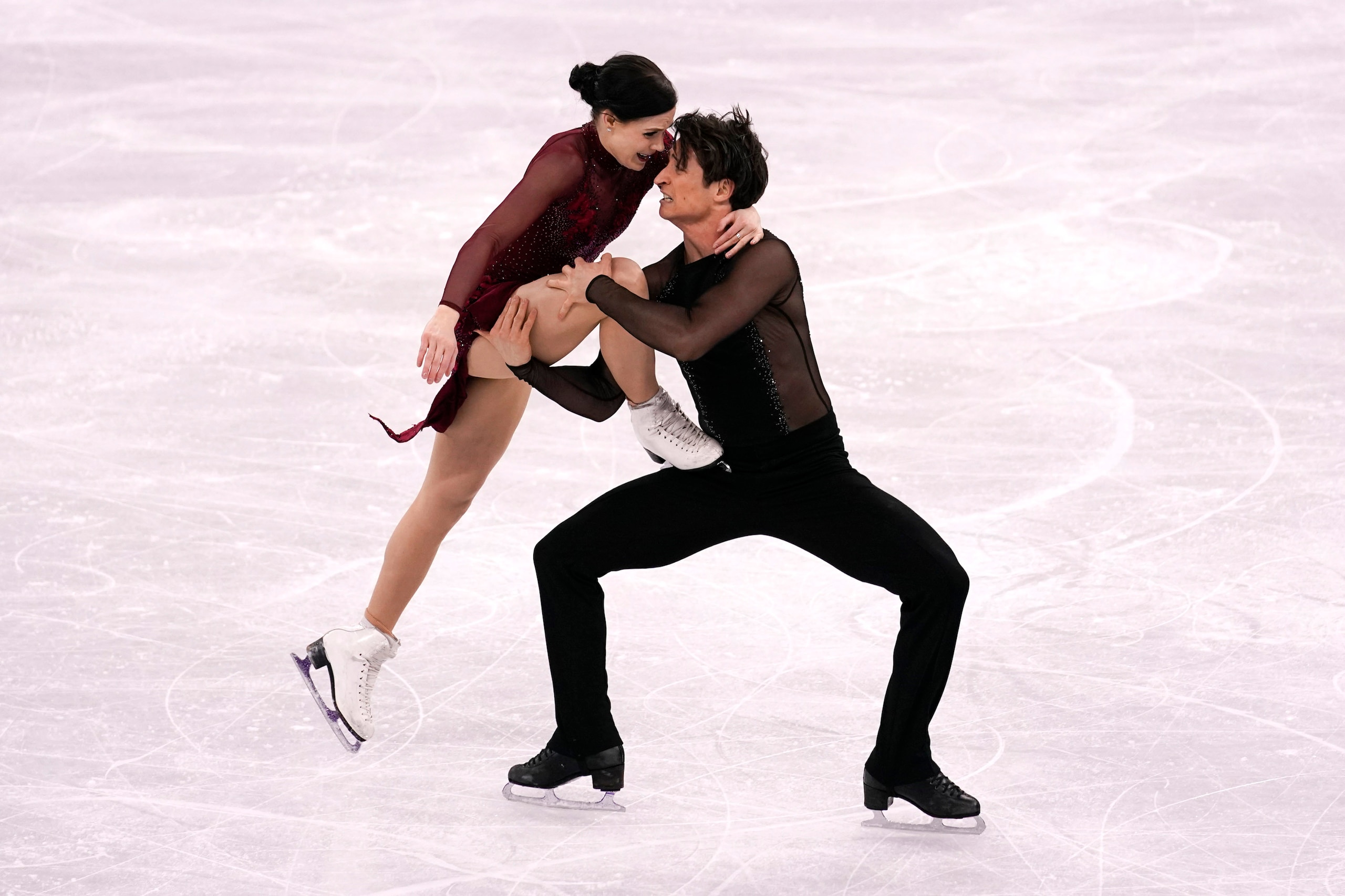 GANGNEUNG, SOUTH KOREA - FEBRUARY 12:  Tessa Virtue and Scott Moir of Canada compete in the Figure Skating Team Event ? Ice Dance Free Dance on day three of the PyeongChang 2018 Winter Olympic Games at Gangneung Ice Arena on February 12, 2018 in Gangneung