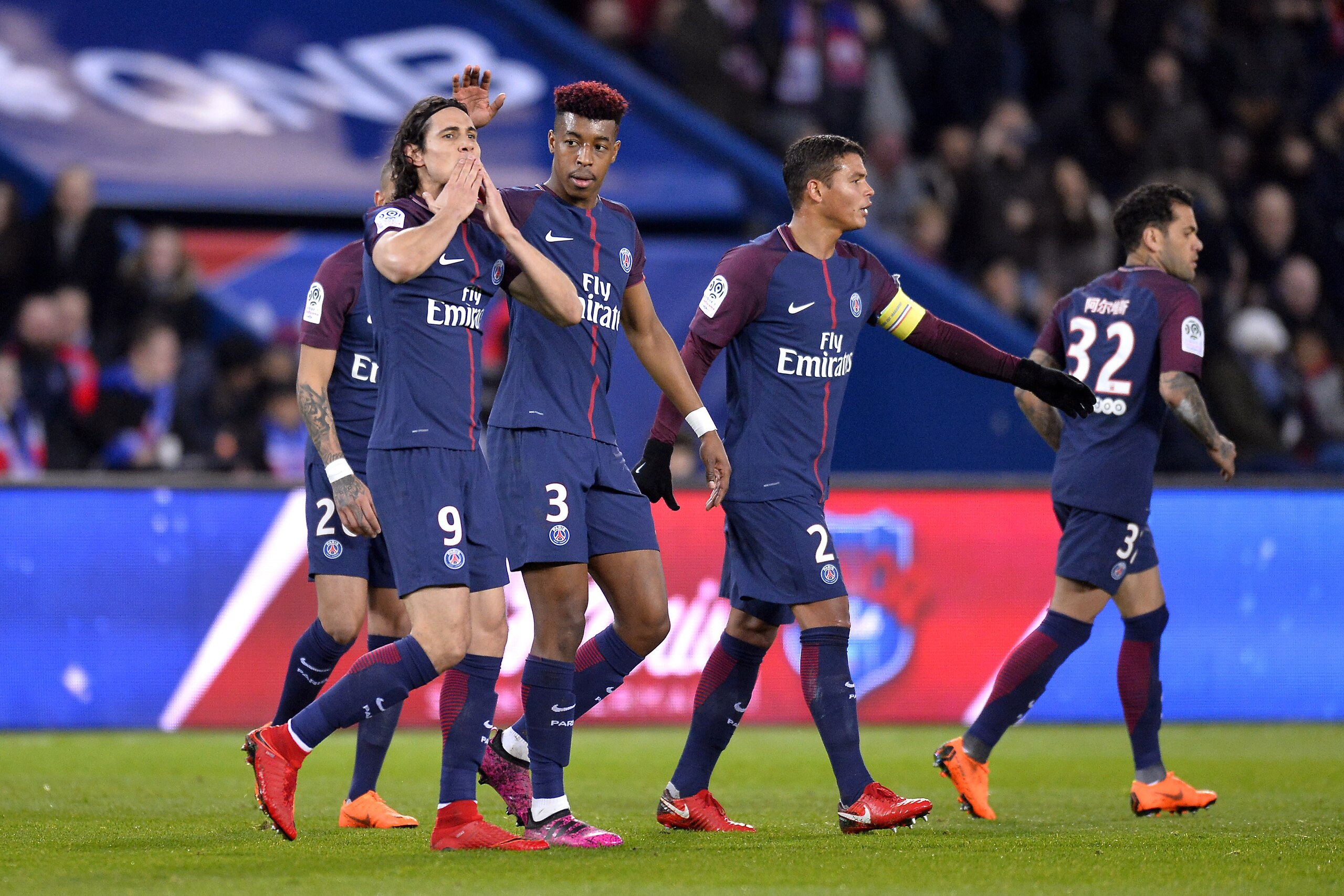 PARIS, FRANCE - FEBRUARY 17:  Edinson Cavani reacts after scoring during the Ligue 1 match between Paris saint-Germain and Strasbourg at Parc des Princes on February 17, 2018 in Paris, France.  (Photo by Aurelien Meunier/Getty Images)
