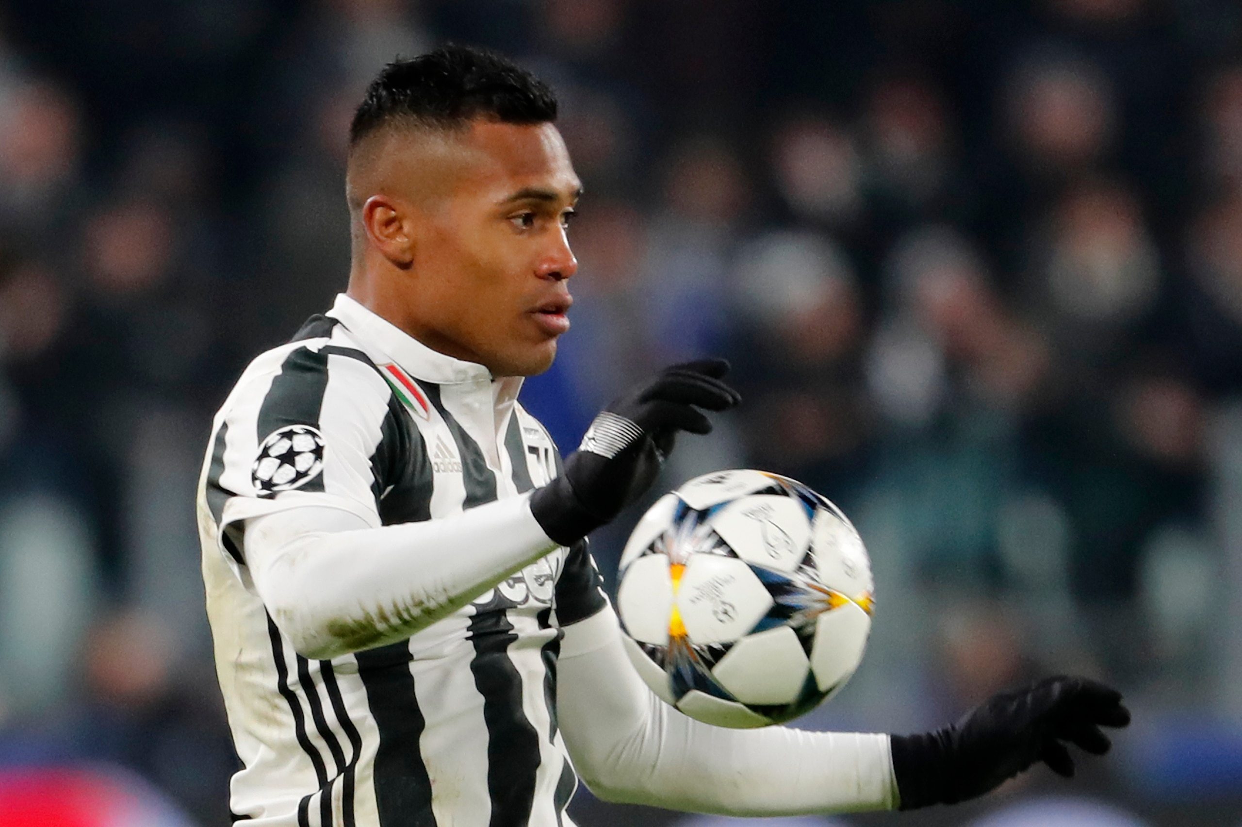 Sandro has said he's happy at Juve, despite links to Chelsea and United.