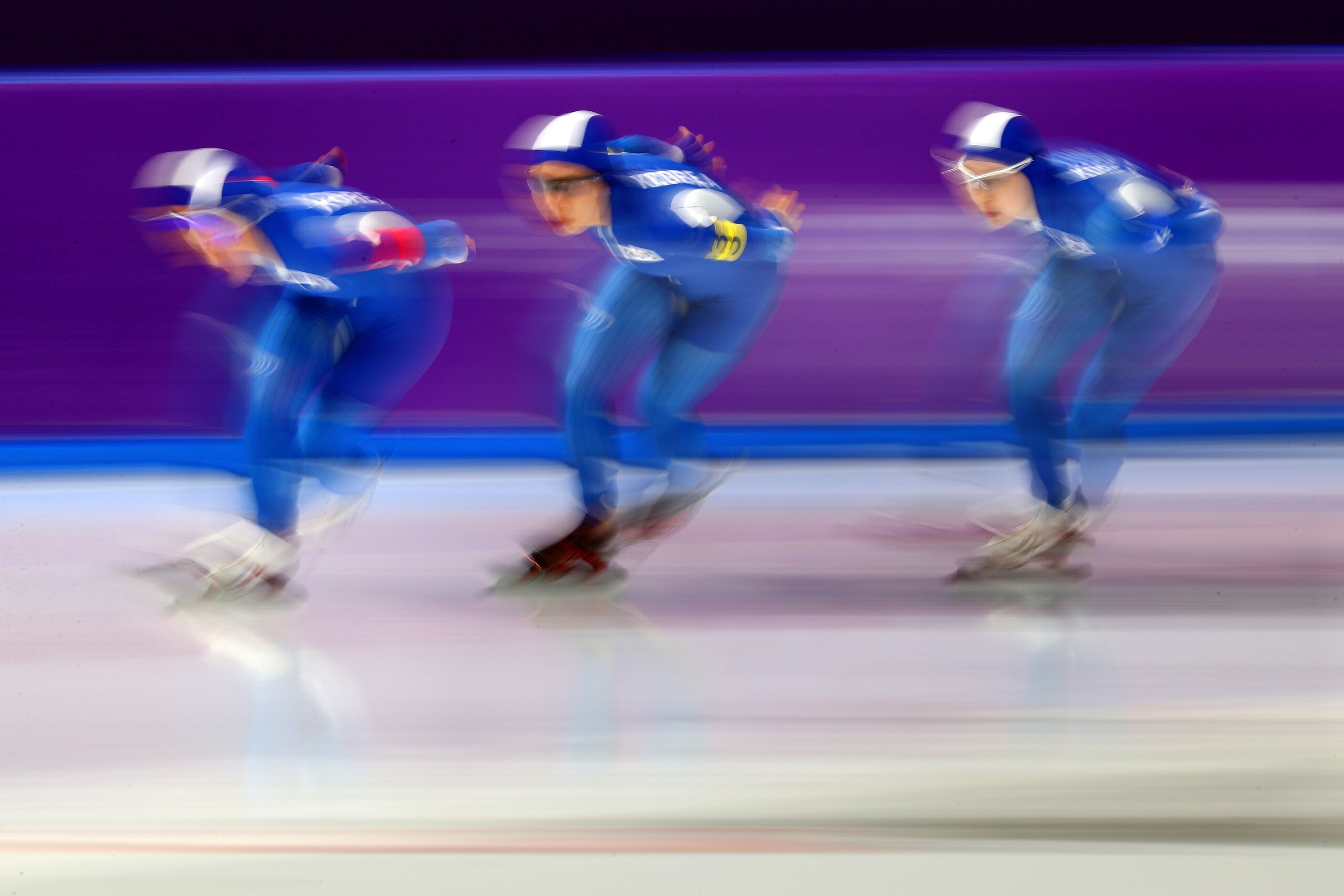 GANGNEUNG, SOUTH KOREA - FEBRUARY 21:  Bo-Reum Kim, Ji Woo Park and Seon-Yeong Noh of Korea compete during the Speed Skating Ladies' Team Pursuit Final D on day 12 of the PyeongChang 2018 Winter Olympic Games at Gangneung Oval on February 21, 2018 in Gang