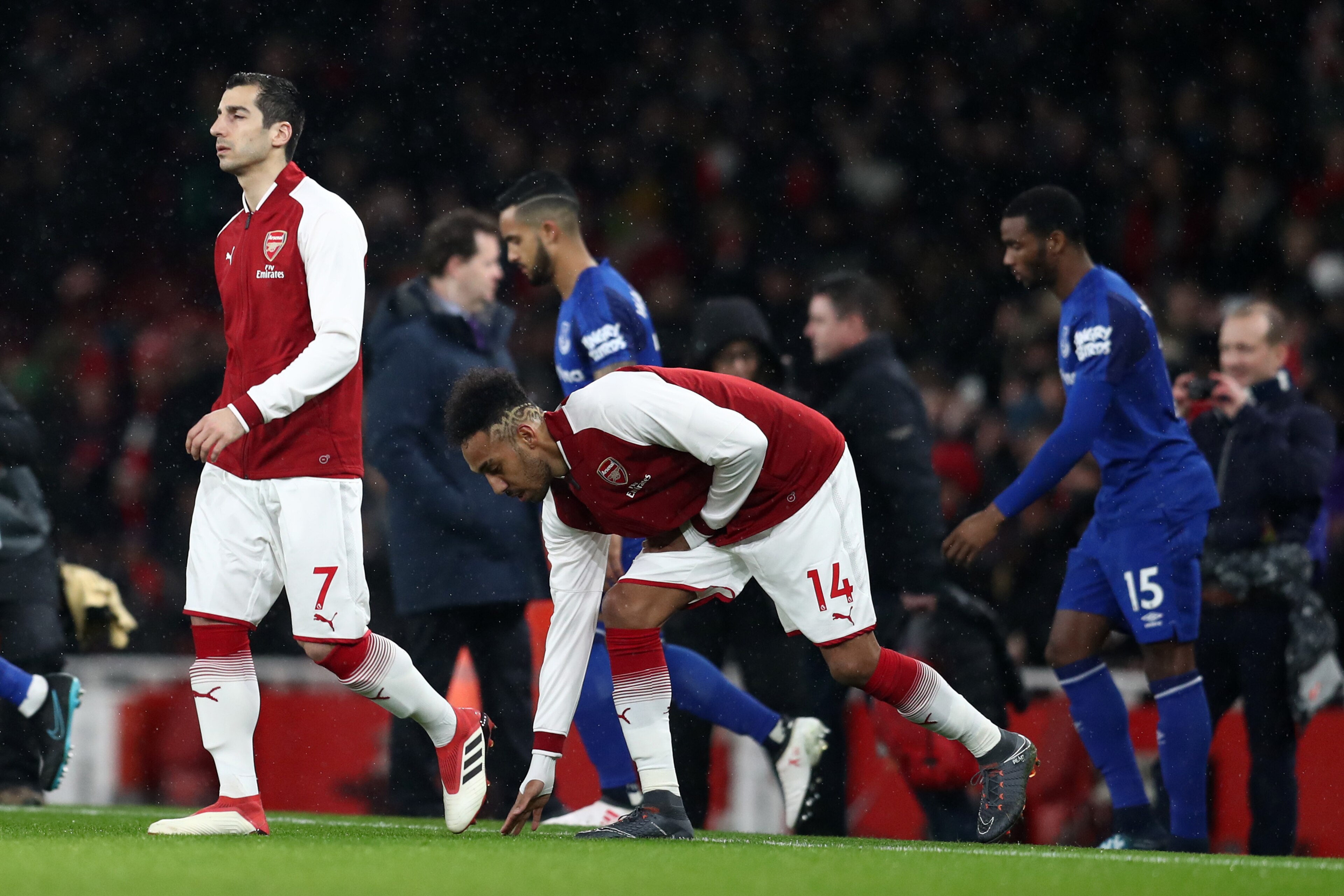 LONDON, ENGLAND - FEBRUARY 03:  Henrikh Mkhitaryan of Arsenal and Pierre-Emerick Aubameyang of Arsenal walk onto the pitch prior to the Premier League match between Arsenal and Everton at Emirates Stadium on February 3, 2018 in London, England.  (Photo by