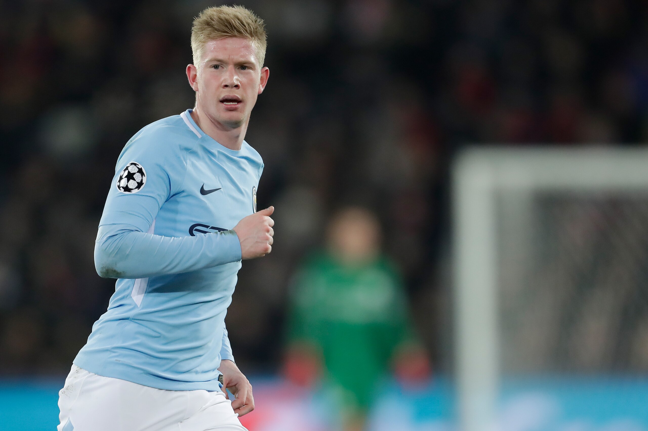 BASEL, SWITZERLAND - FEBRUARY 13: Kevin de Bruyne of Manchester City during the UEFA Champions League  match between Fc Basel v Manchester City at the St. Jakob-Park on February 13, 2018 in Basel Switzerland (Photo by Laurens Lindhout/Soccrates/Getty Imag