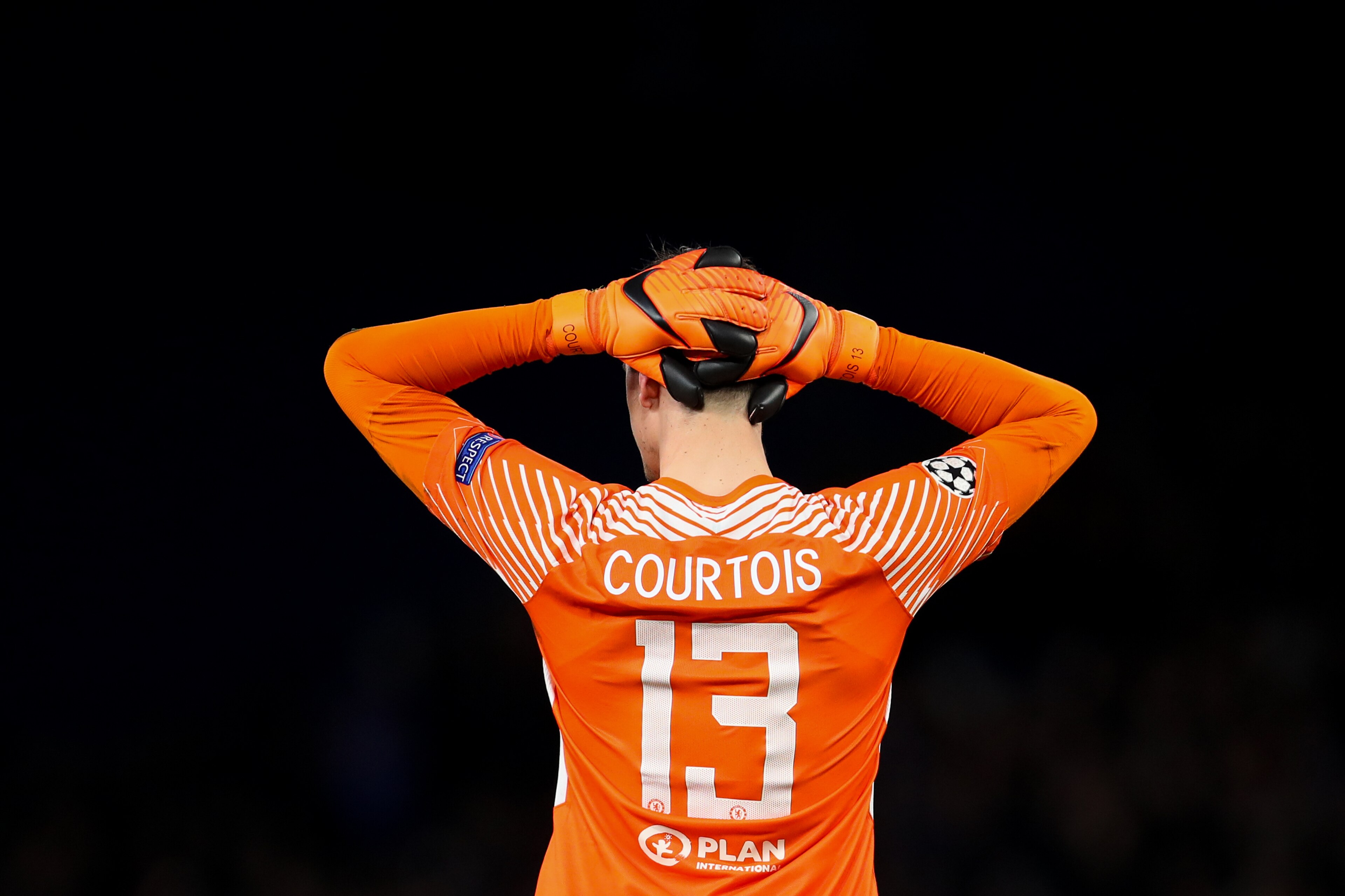 LONDON, ENGLAND - FEBRUARY 20: Thibaut Courtois of Chelsea reacts during the UEFA Champions League Round of 16 First Leg match between Chelsea FC and FC Barcelona at Stamford Bridge on February 20, 2018 in London, United Kingdom. (Photo by Robbie Jay Barr