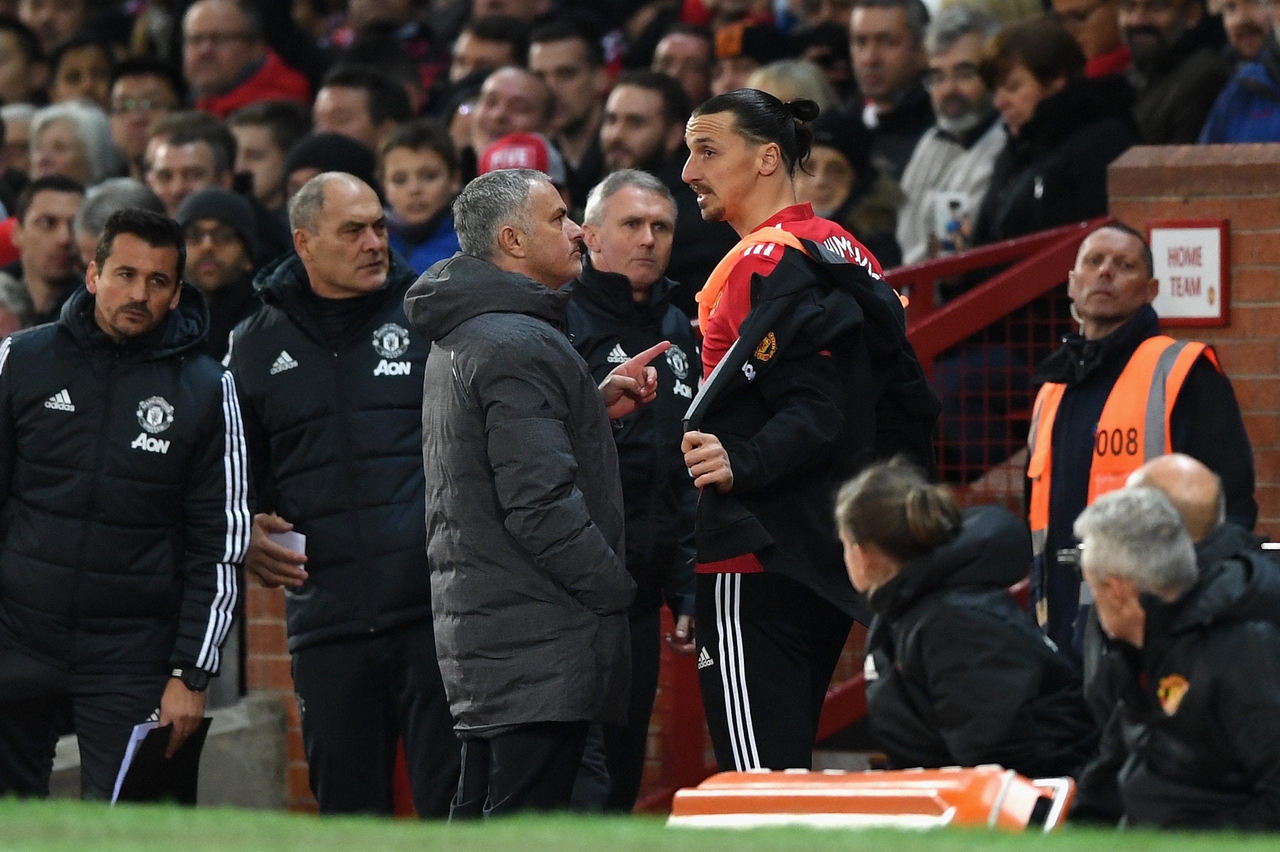 MANCHESTER, ENGLAND - NOVEMBER 18:  Jose Mourinho, Manager of Manchester United instructs Zlatan Ibrahimovic of Manchester United before being substituted during the Premier League match between Manchester United and Newcastle United at Old Trafford on No