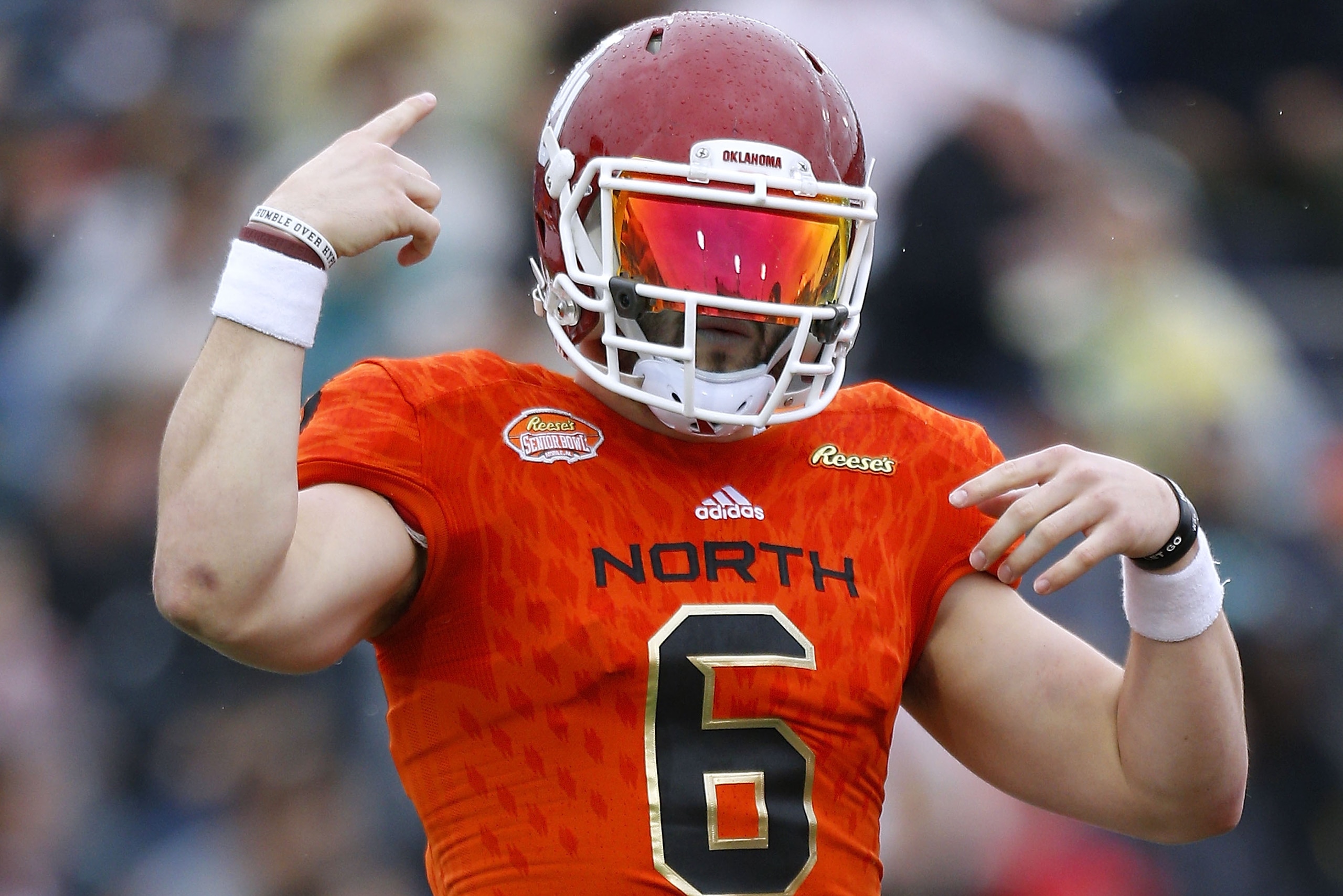 MOBILE, AL - JANUARY 27:  Baker Mayfield #6 of the North team throws the ball during the Reese's Senior Bowl at Ladd-Peebles Stadium on January 27, 2018 in Mobile, Alabama.  (Photo by Jonathan Bachman/Getty Images)