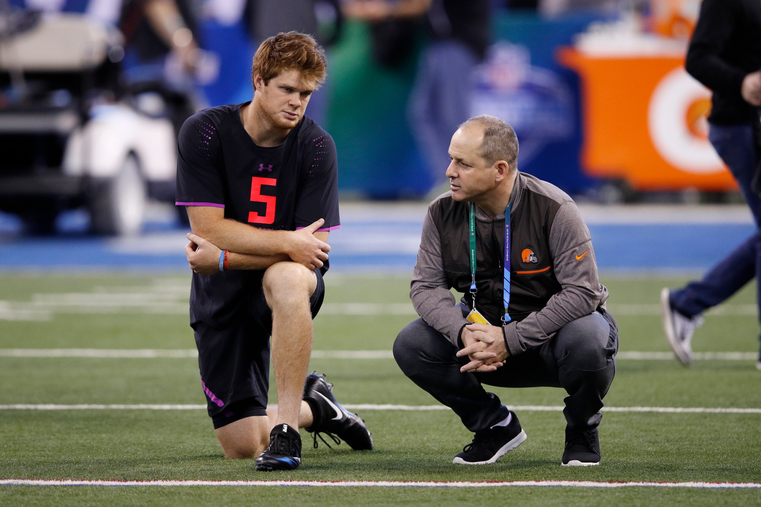 INDIANAPOLIS, IN - MARCH 03: USC quarterback Sam Darnold talks with Ken Zampese of the Cleveland Browns during the NFL Combine at Lucas Oil Stadium on March 3, 2018 in Indianapolis, Indiana. (Photo by Joe Robbins/Getty Images)