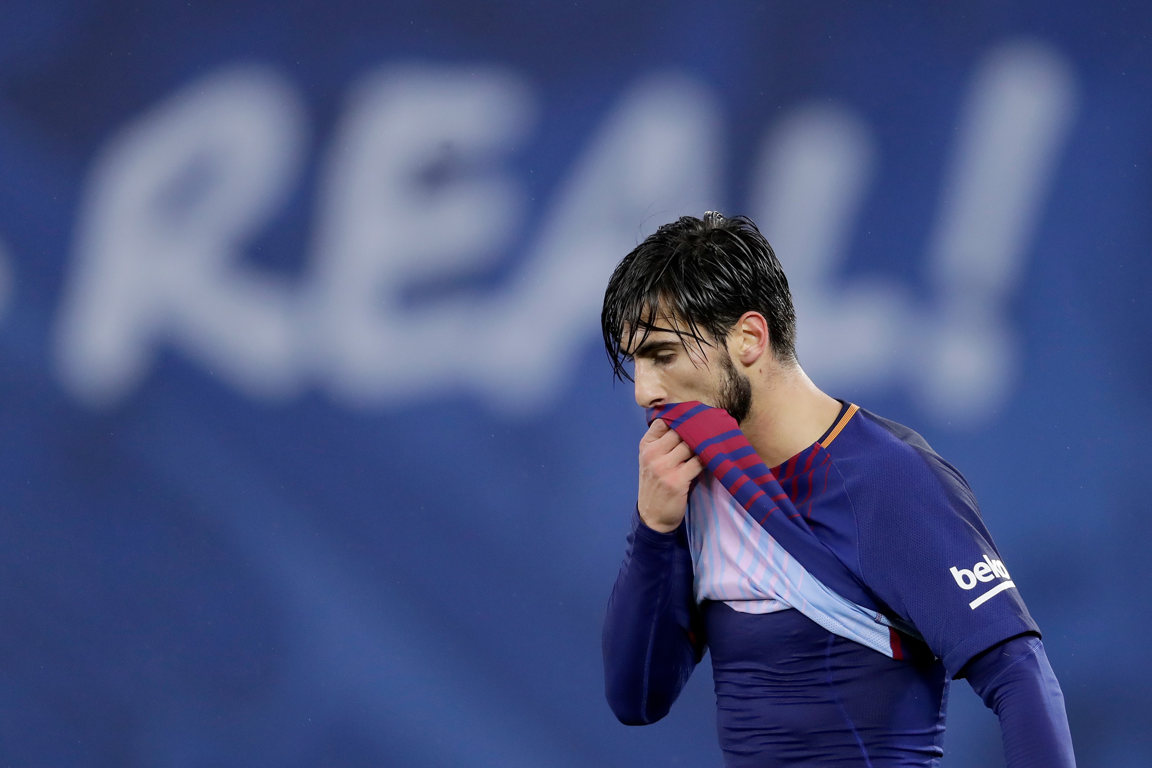 SAN SEBASTIAN, SPAIN - JANUARY 14: Andre Gomes of FC Barcelona during the La Liga Santander  match between Real Sociedad v FC Barcelona at the Estadio Anoeta on January 14, 2018 in San Sebastian Spain (Photo by Laurens Lindhout/Soccrates/Getty Images)