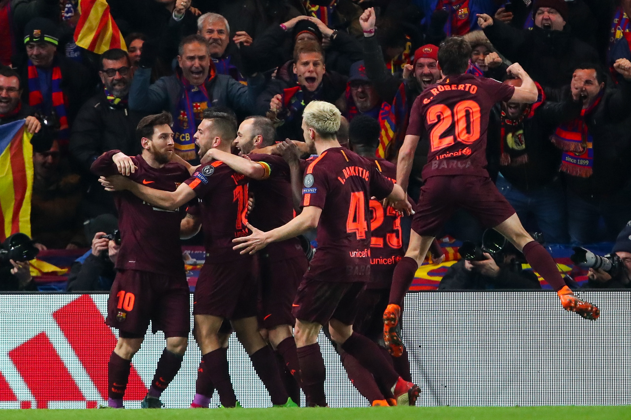 LONDON, ENGLAND - FEBRUARY 20: Lionel Messi  of FC Barcelona celebrates after scoring a goal to make it 1-1 during the UEFA Champions League Round of 16 First Leg match between Chelsea FC and FC Barcelona at Stamford Bridge on February 20, 2018 in London,