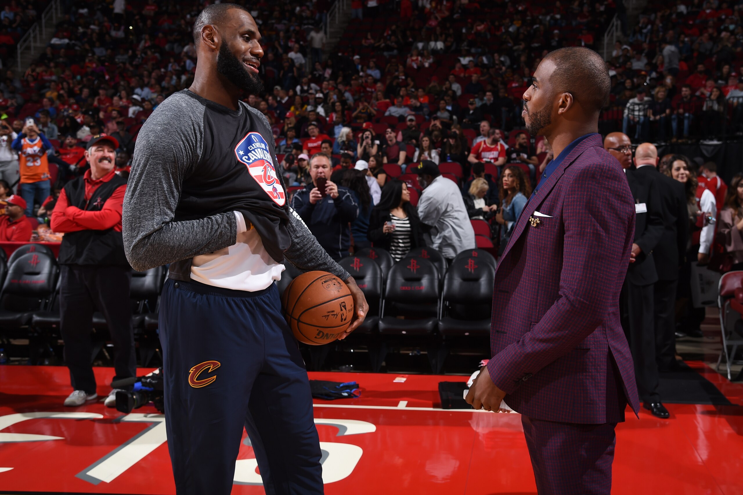 HOUSTON, TX - NOVEMBER 9:  Chris Paul #3 of the Houston Rockets talks with LeBron James #23 of the Cleveland Cavaliers on NOVEMBER 9, 2017 at the Toyota Center in Houston, Texas. NOTE TO USER: User expressly acknowledges and agrees that, by downloading an