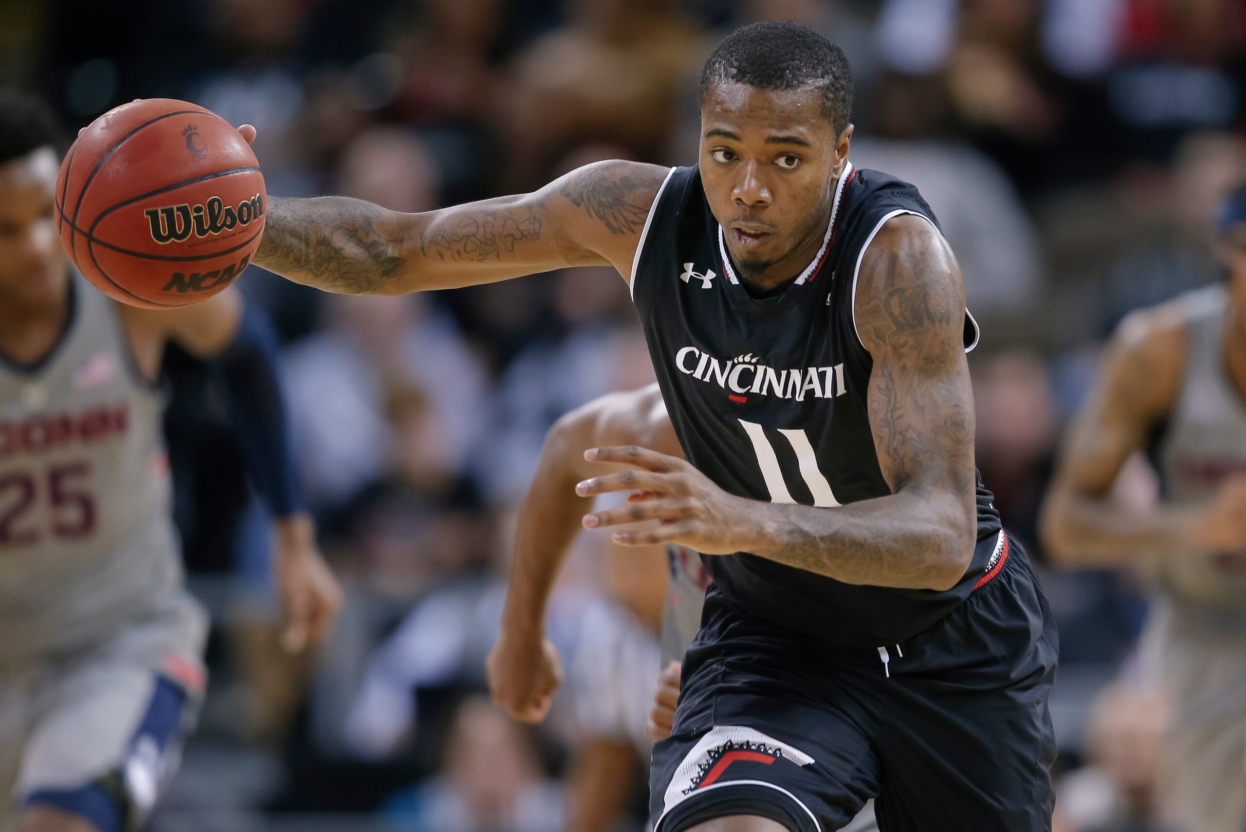 HIGHLAND HEIGHTS, KY - FEBRUARY 22: Gary Clark #11 of the Cincinnati Bearcats brings the ball up court during the game against the Connecticut Huskies at BB&T Arena on February 22, 2018 in Highland Heights, Ohio. (Photo by Michael Hickey/Getty Images)