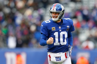 EAST RUTHERFORD, NJ - DECEMBER 31:  (NEW YORK DAILIES OUT)   Eli Manning #10 of the New York Giants in action against the Washington Redskins on December 31, 2017 at MetLife Stadium in East Rutherford, New Jersey. The Giants defeated the Redskins 18-10.  