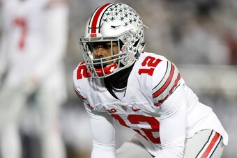 STATE COLLEGE, PA - OCTOBER 22:  Denzel Ward #12 of the Ohio State Buckeyes in action against the Penn State Nittany Lions at Beaver Stadium in State College, Pennsylvania on October 22, 2016.  (Photo by Justin K. Aller/Getty Images)