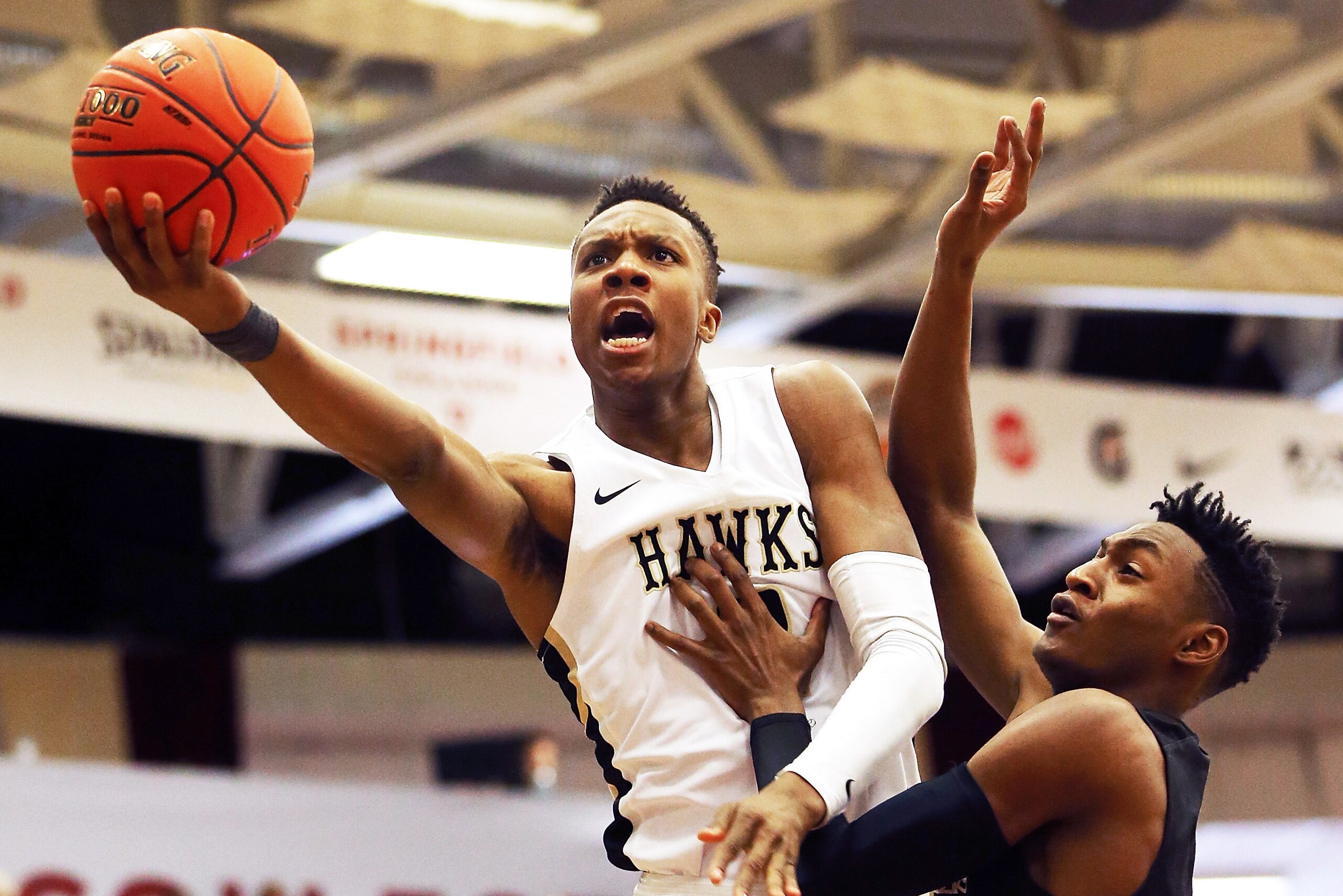 SPRINGFIELD, MA - JANUARY 15: Louis King #2 of Hudson Catholic High School goes for a layup in a game against John Carroll School during the 2018 Spalding Hoopall Classic at Blake Arena at Springfield College on January 15, 2018 in Springfield, Massachus SPRINGFIELD, MA - JANUARY 15: Louis King #2 of Hudson Catholic High School goes for a layup in a game against John Carroll School during the 2018 Spalding Hoopall Classic at Blake Arena at Springfield College on January 15, 2018 in Springfield, Massachus