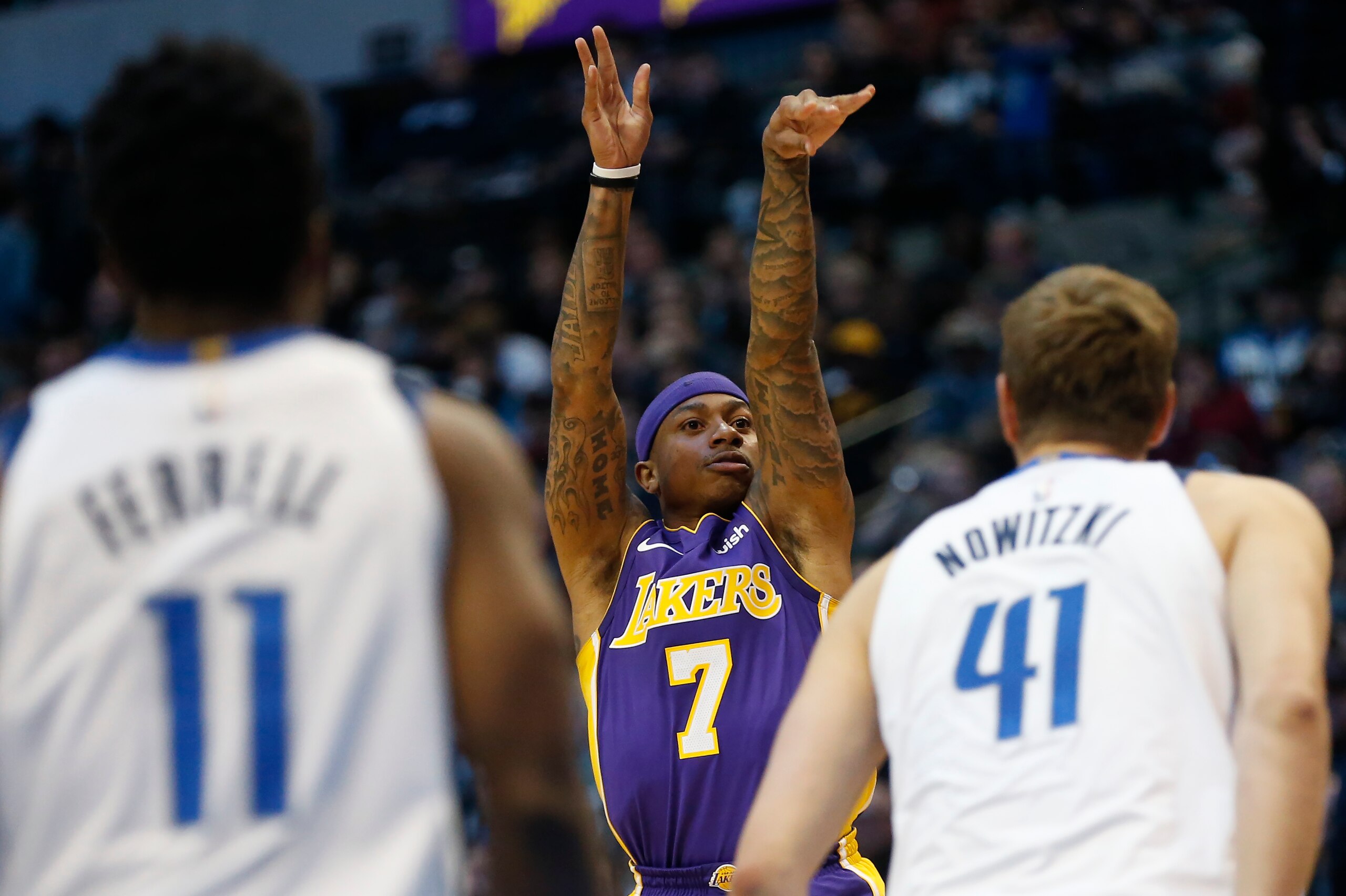 DALLAS, TX - FEBRUARY 10: Isaiah Thomas #7 of the Los Angeles Lakers shoots as the Lakers play the Dallas Mavericks in the second half at American Airlines Center on February 10, 2018 in Dallas, Texas. The Mavericks won 130-123. (Photo by Ron Jenkins/Gett DALLAS, TX - FEBRUARY 10: Isaiah Thomas #7 of the Los Angeles Lakers shoots as the Lakers play the Dallas Mavericks in the second half at American Airlines Center on February 10, 2018 in Dallas, Texas. The Mavericks won 130-123. (Photo by Ron Jenkins/Gett