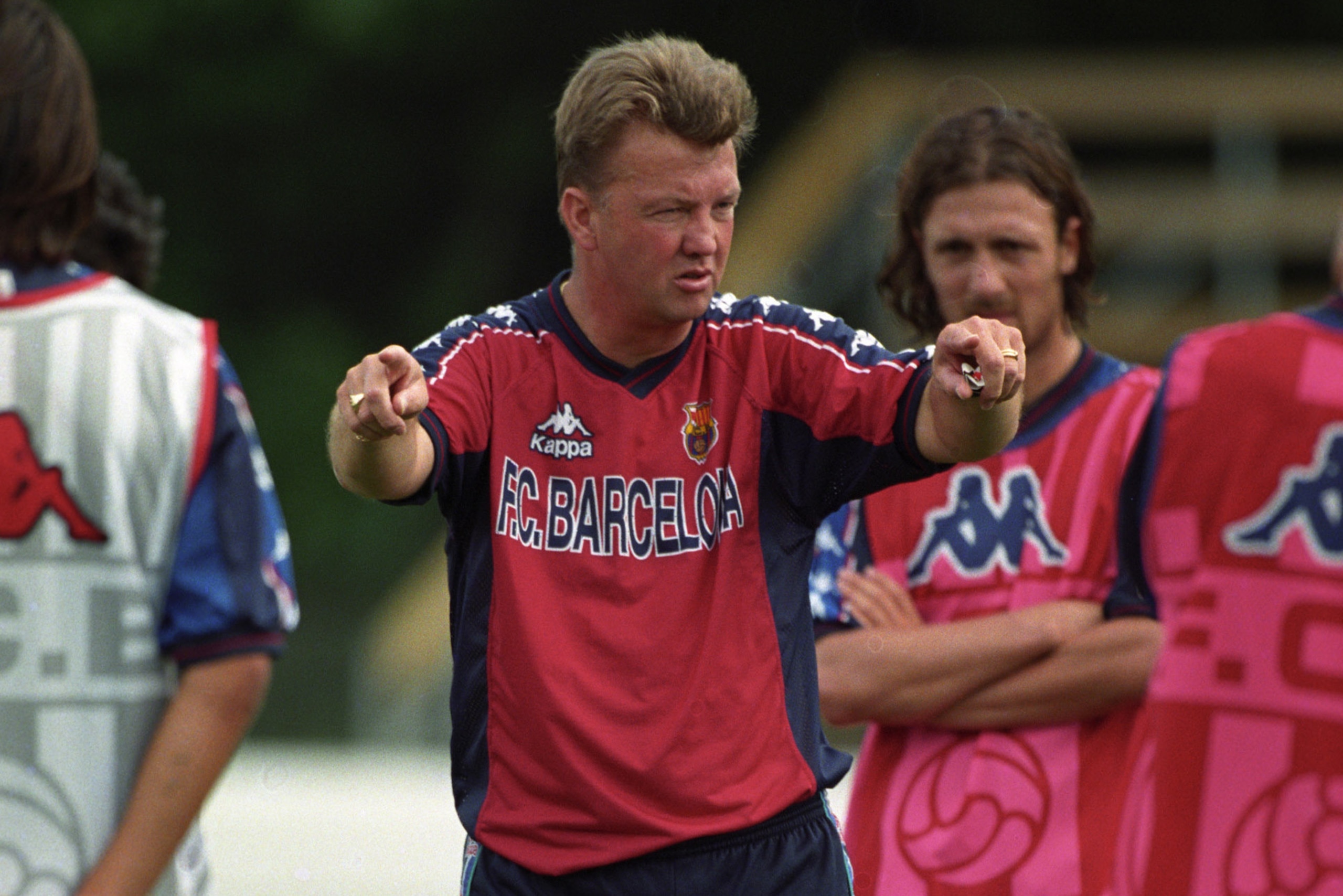 Louis van Gaal of Barcelona during the season 1997/1998 in Barcelona, Spain. (Photo by VI Images via Getty Images)