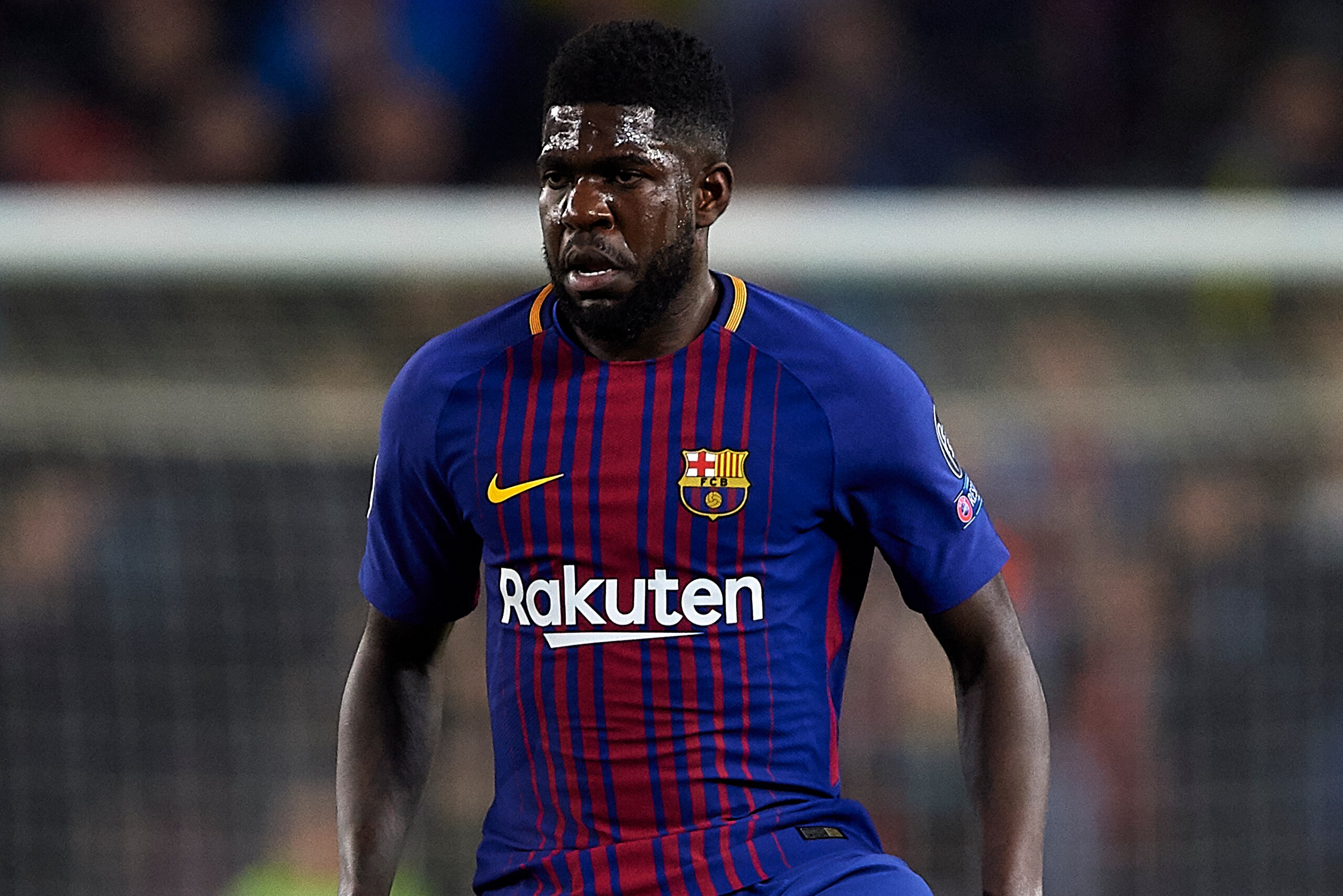 BARCELONA, SPAIN - MARCH 14:  Samuel Umtiti of Barcelona controls the ball during the UEFA Champions League Round of 16 Second Leg match between FC Barcelona and Chelsea FC at Camp Nou on March 14, 2018 in Barcelona, Spain.  (Photo by Manuel Queimadelos A