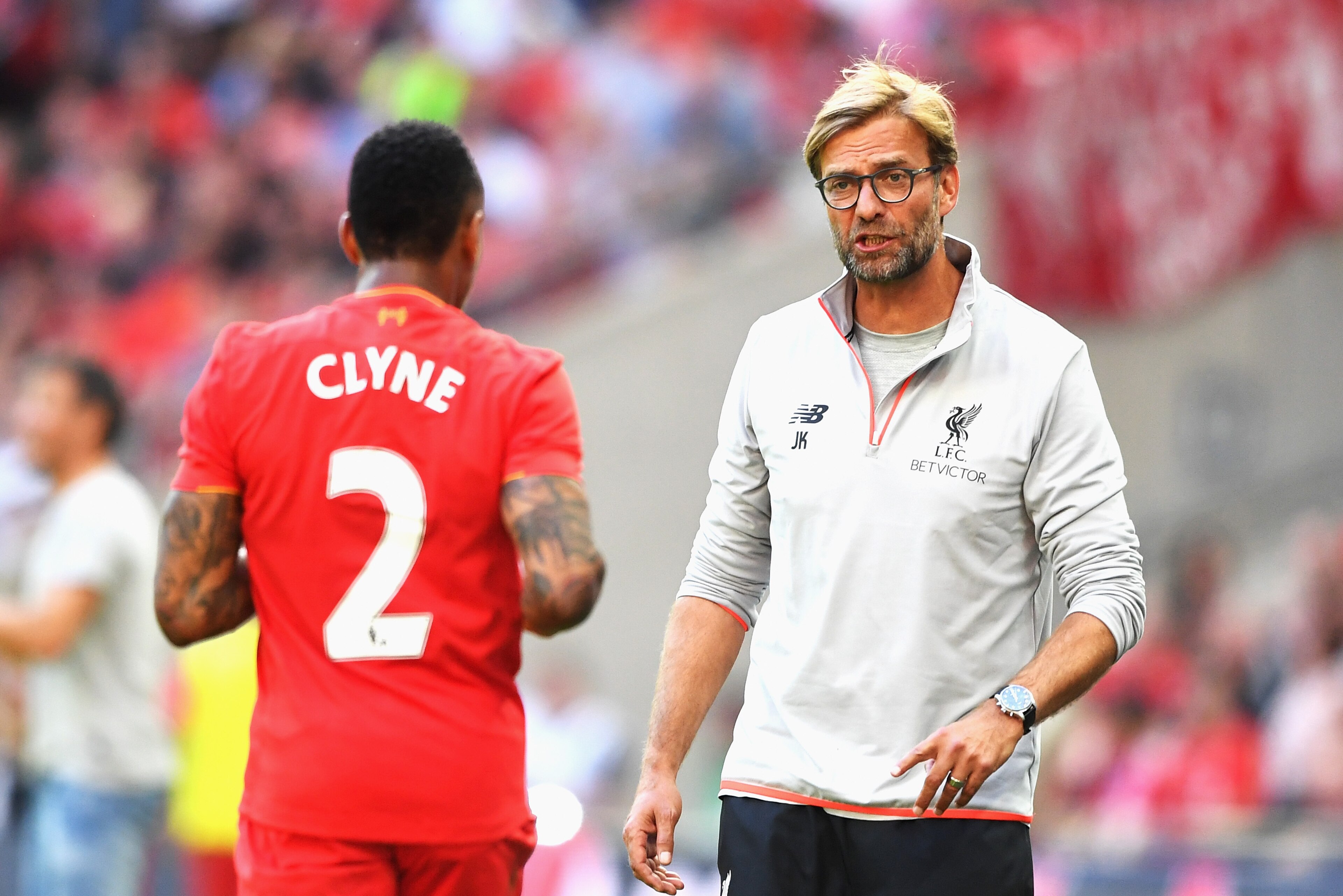LONDON, ENGLAND - AUGUST 06: Jurgen Klopp, Manager of Liverpool talks with Nathaniel Clyne of Liverpool during the International Champions Cup match between Liverpool and Barcelona at Wembley Stadium on August 6, 2016 in London, England. (Photo by Micha LONDON, ENGLAND - AUGUST 06: Jurgen Klopp, Manager of Liverpool talks with Nathaniel Clyne of Liverpool during the International Champions Cup match between Liverpool and Barcelona at Wembley Stadium on August 6, 2016 in London, England. (Photo by Micha