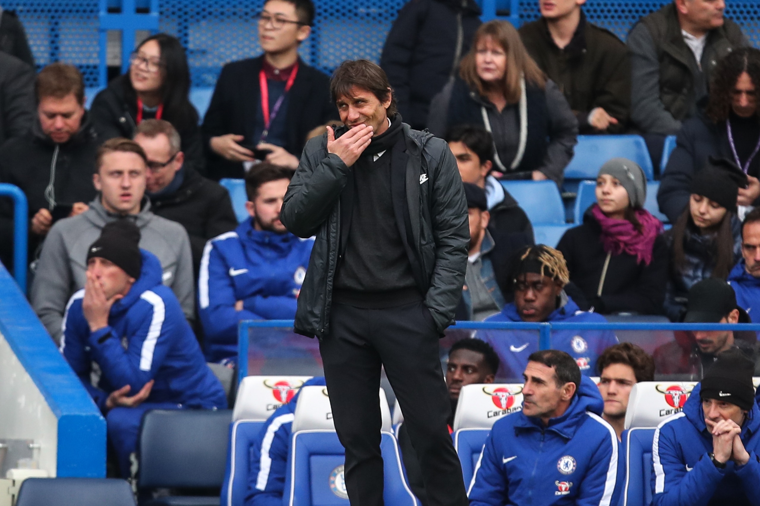LONDON, ENGLAND - APRIL 01: A dejected Antonio Conte head coach / manager of Chelsea during the Premier League match between Chelsea and Tottenham Hotspur at Stamford Bridge on April 1, 2018 in London, England. (Photo by Robbie Jay Barratt - AMA/Getty Ima