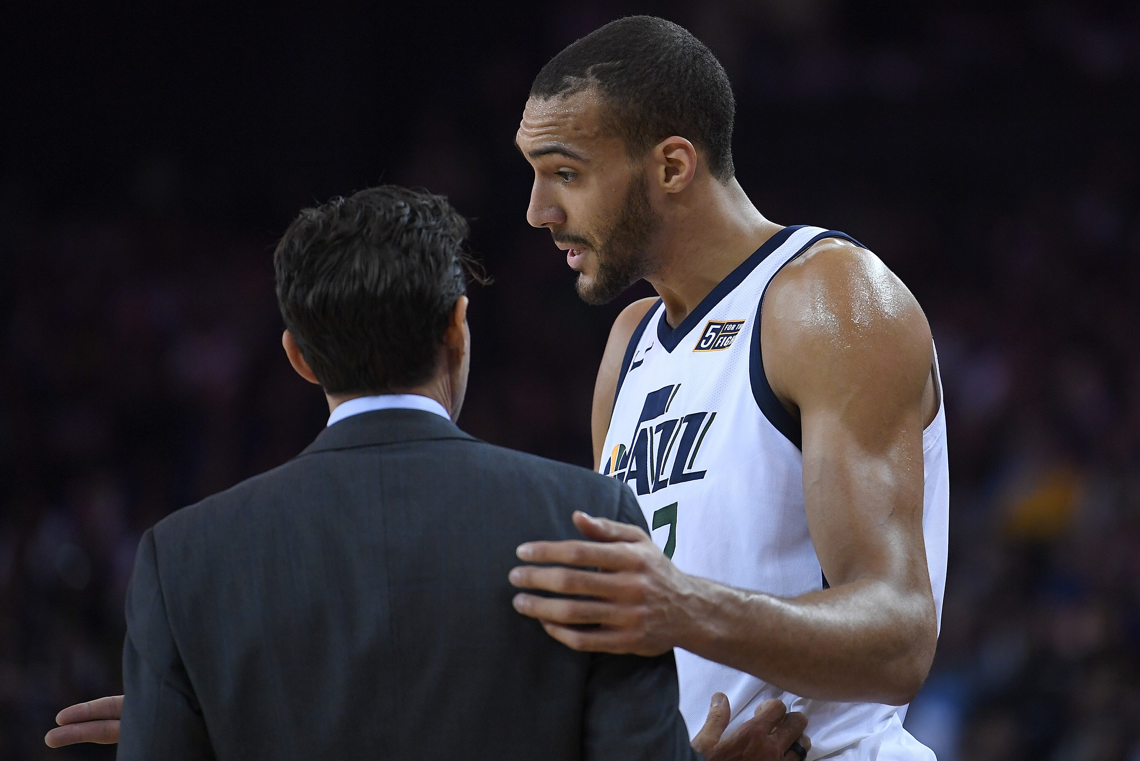 OAKLAND, CA - MARCH 25: Head coach Quin Snyder of the Utah Jazz talks with his player Rudy Gobert #27 against the Golden State Warriors during an NBA basketball game at ORACLE Arena on March 25, 2018 in Oakland, California. NOTE TO USER: User expressly a OAKLAND, CA - MARCH 25: Head coach Quin Snyder of the Utah Jazz talks with his player Rudy Gobert #27 against the Golden State Warriors during an NBA basketball game at ORACLE Arena on March 25, 2018 in Oakland, California. NOTE TO USER: User expressly a