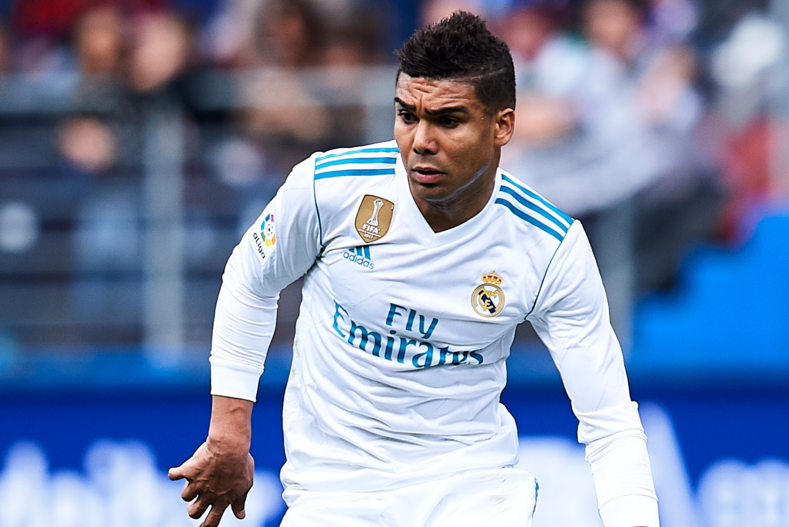 EIBAR, SPAIN - MARCH 10: Casemiro of Real Madrid controls the ball during the La Liga match between SD Eibar and Real Madrid at Ipurua Municipal Stadium on March 10, 2018 in Eibar, Spain . (Photo by Juan Manuel Serrano Arce/Getty Images) EIBAR, SPAIN - MARCH 10: Casemiro of Real Madrid controls the ball during the La Liga match between SD Eibar and Real Madrid at Ipurua Municipal Stadium on March 10, 2018 in Eibar, Spain . (Photo by Juan Manuel Serrano Arce/Getty Images)
