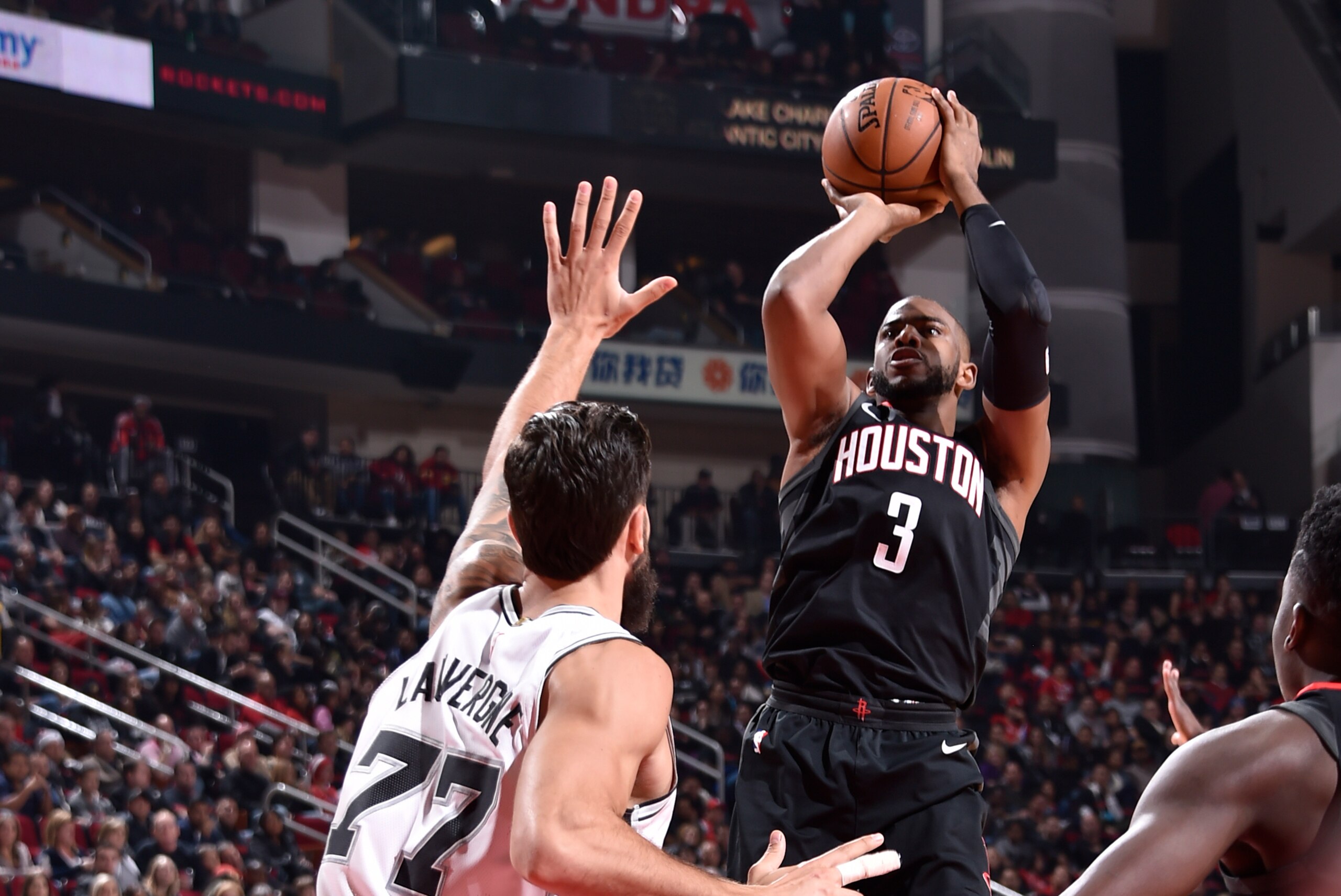 HOUSTON, TX - DECEMBER 15:  Chris Paul #3 of the Houston Rockets shoots the ball against the San Antonio Spurs on December 15, 2017 at the Toyota Center in Houston, Texas. NOTE TO USER: User expressly acknowledges and agrees that, by downloading and or us